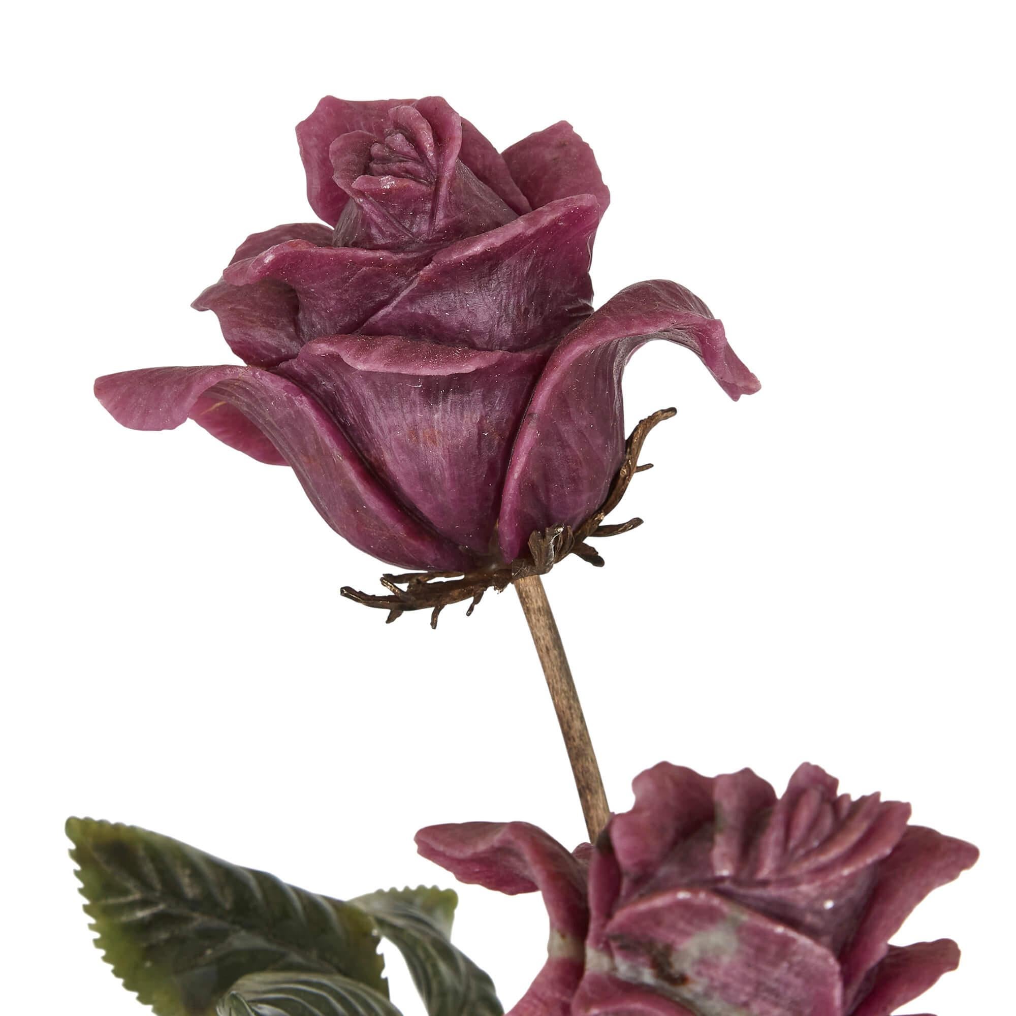 Moderno Grande modello di fiore in pietra preziosa e argento dorato di Asprey in vendita