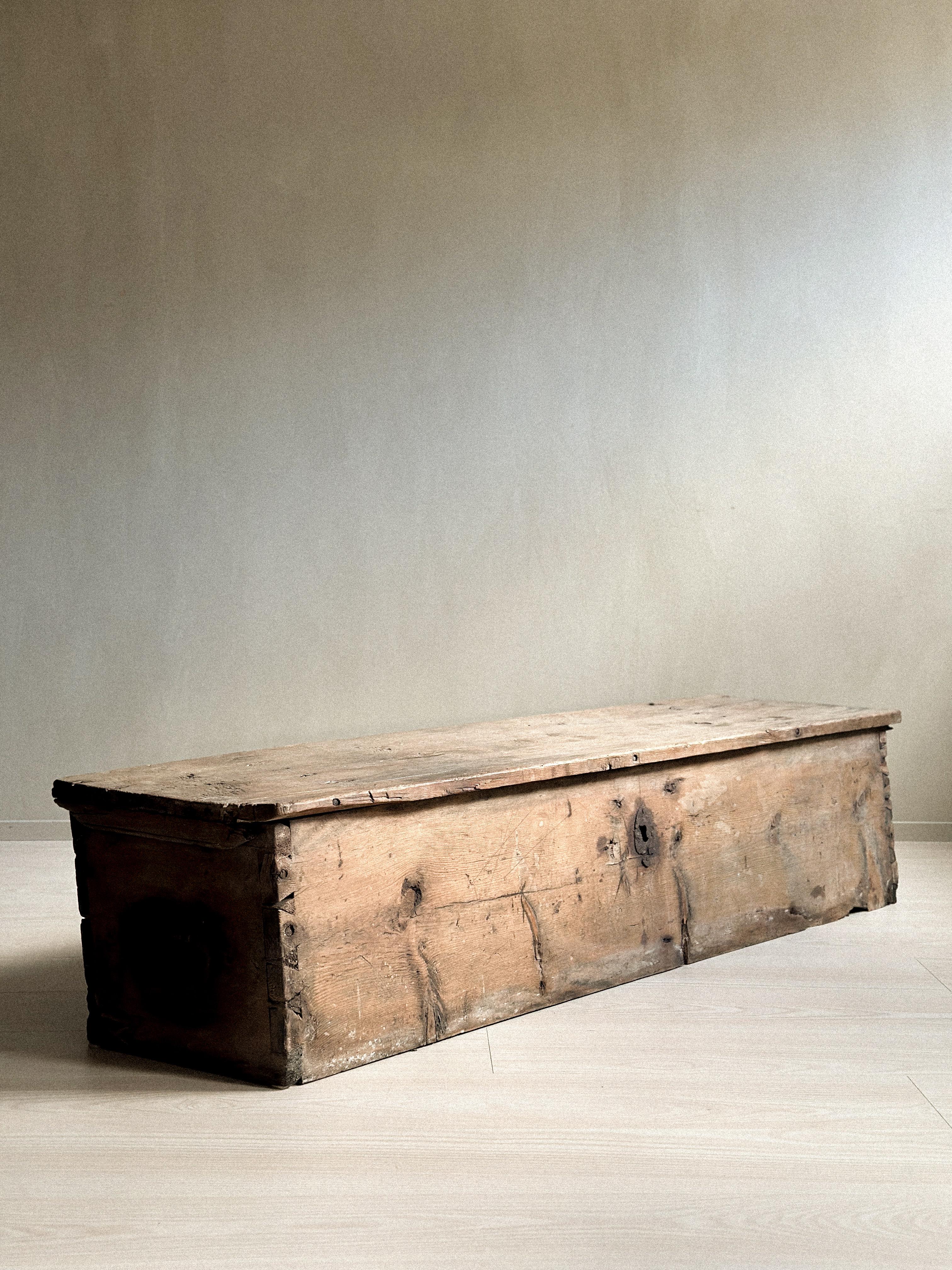 A large antique wabi sabi chest with heavy patina from age and use. From around 1800s in Norway, Scandinavia. 

