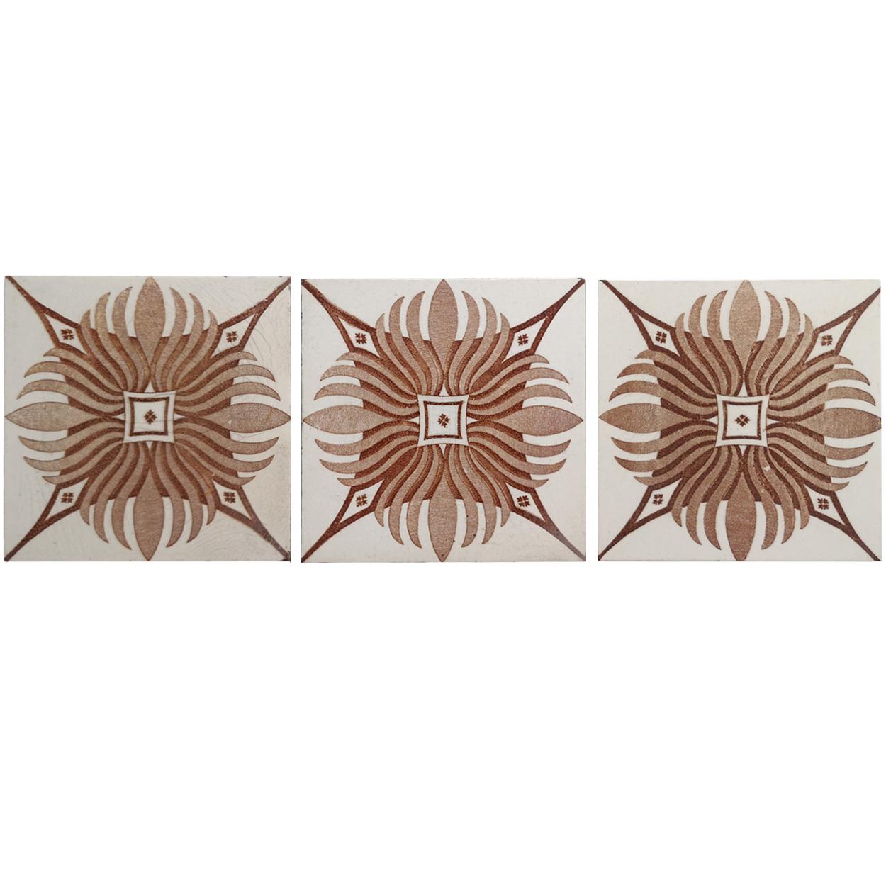Set of exceptional antique wall tiles, with a wonderful rich Art Deco pattern.
The dimensions per tile are 4.7 inch (12 cm) x 4.7 inch (12 cm).

Please note that the piece is for 1 piece! Several pieces available. 

Condition is generally very