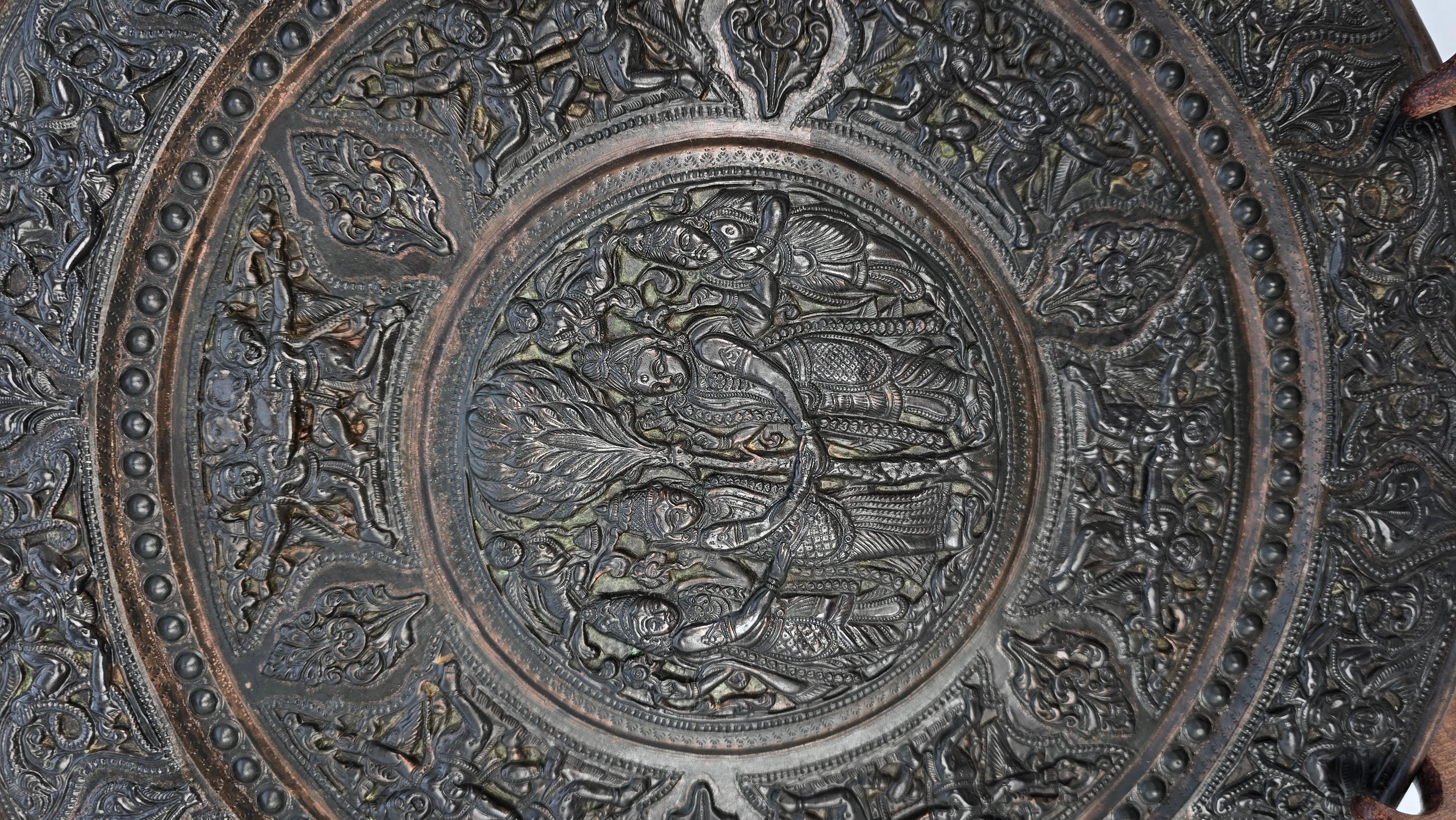 Ein großes indisches Ladegerät aus Messing und Kupfer aus der Raj-Zeit, um 1900 im Zustand „Gut“ im Angebot in Central England, GB