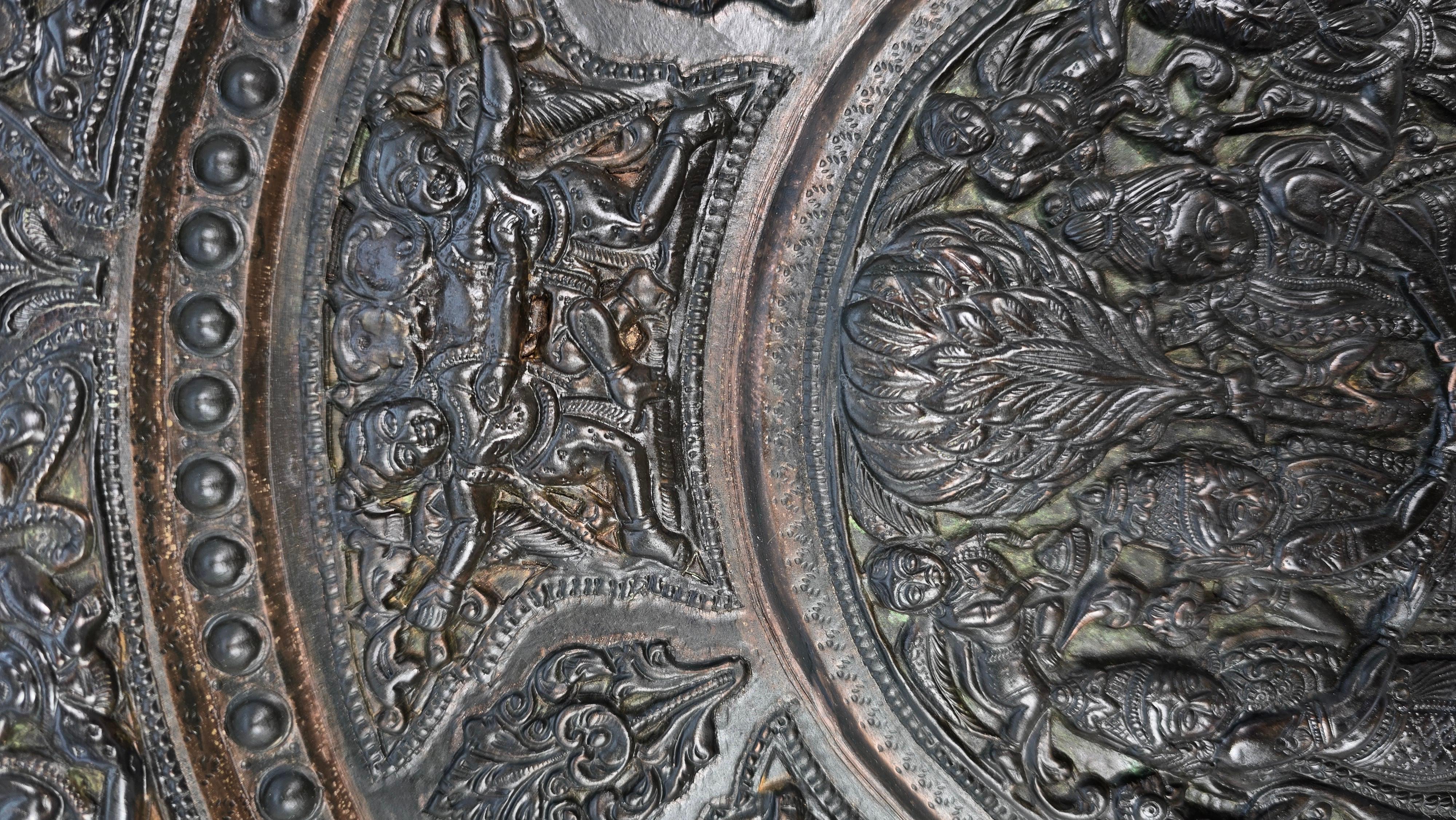 Ein großes indisches Ladegerät aus Messing und Kupfer aus der Raj-Zeit, um 1900 im Angebot 1