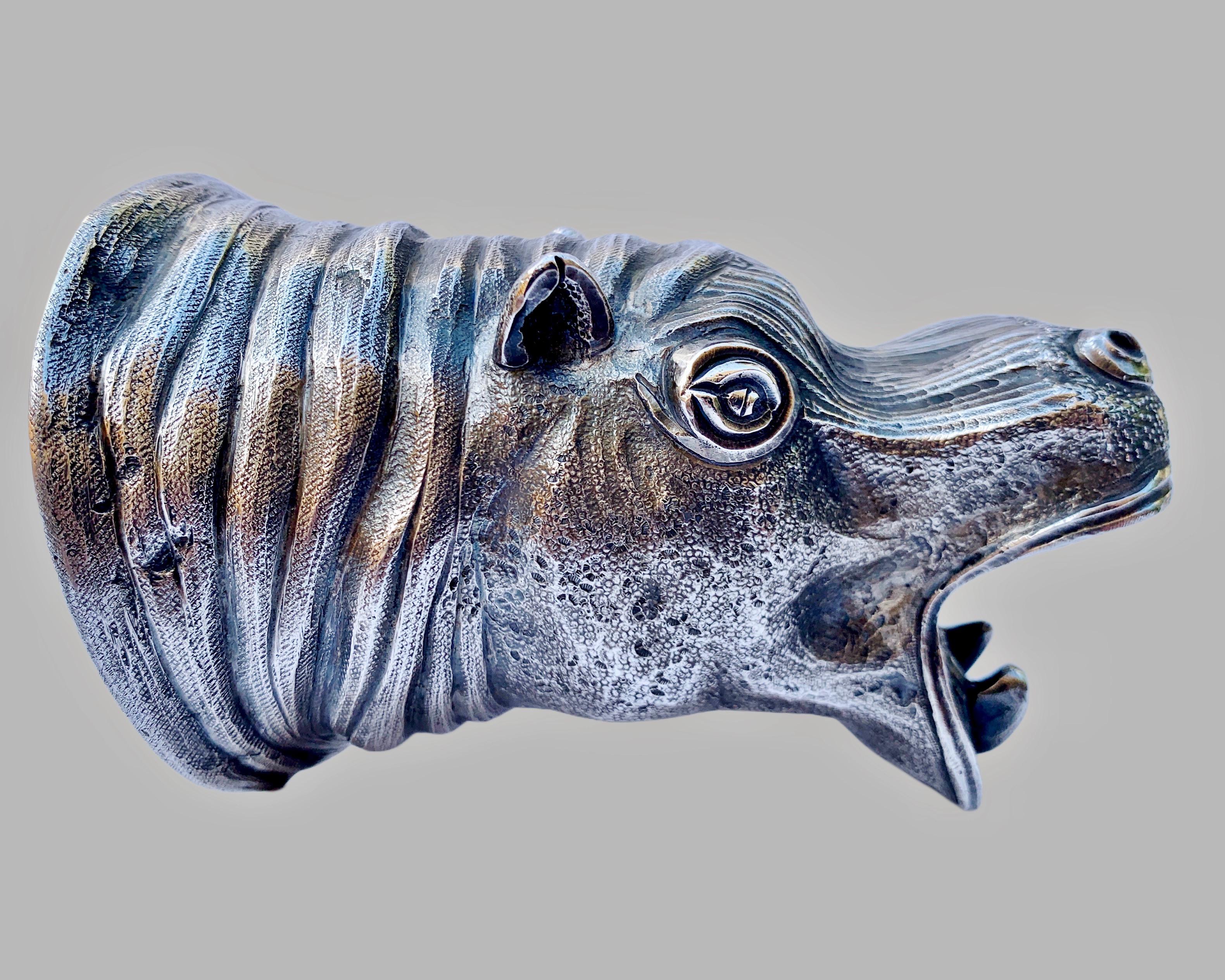 Un grand et rare briquet / porte-cigares 