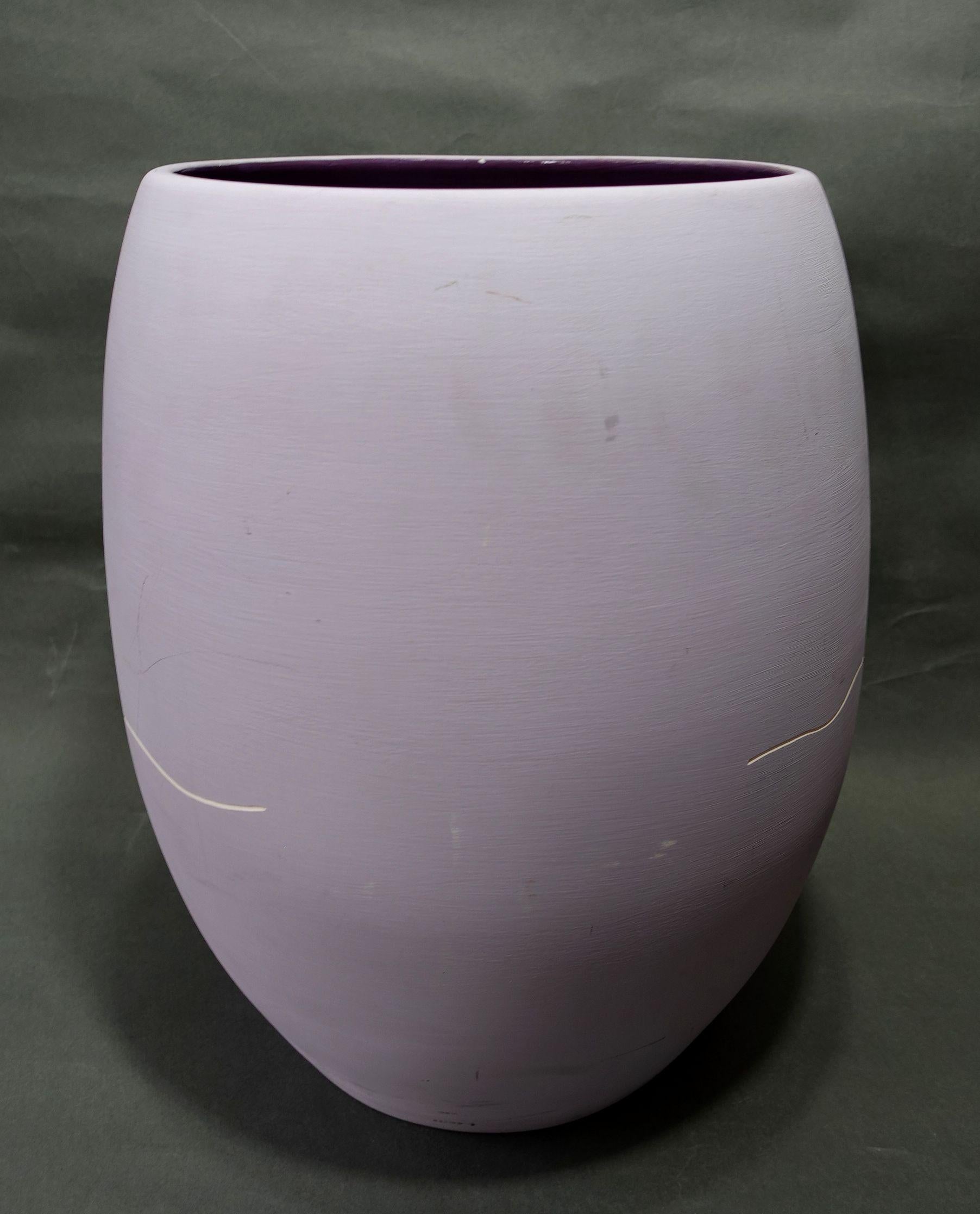 A Large RC Gorman LEA Original Signed Ceramic Vase  For Sale 2
