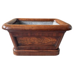 Un grande frigorifero per vini in mogano della Reggenza