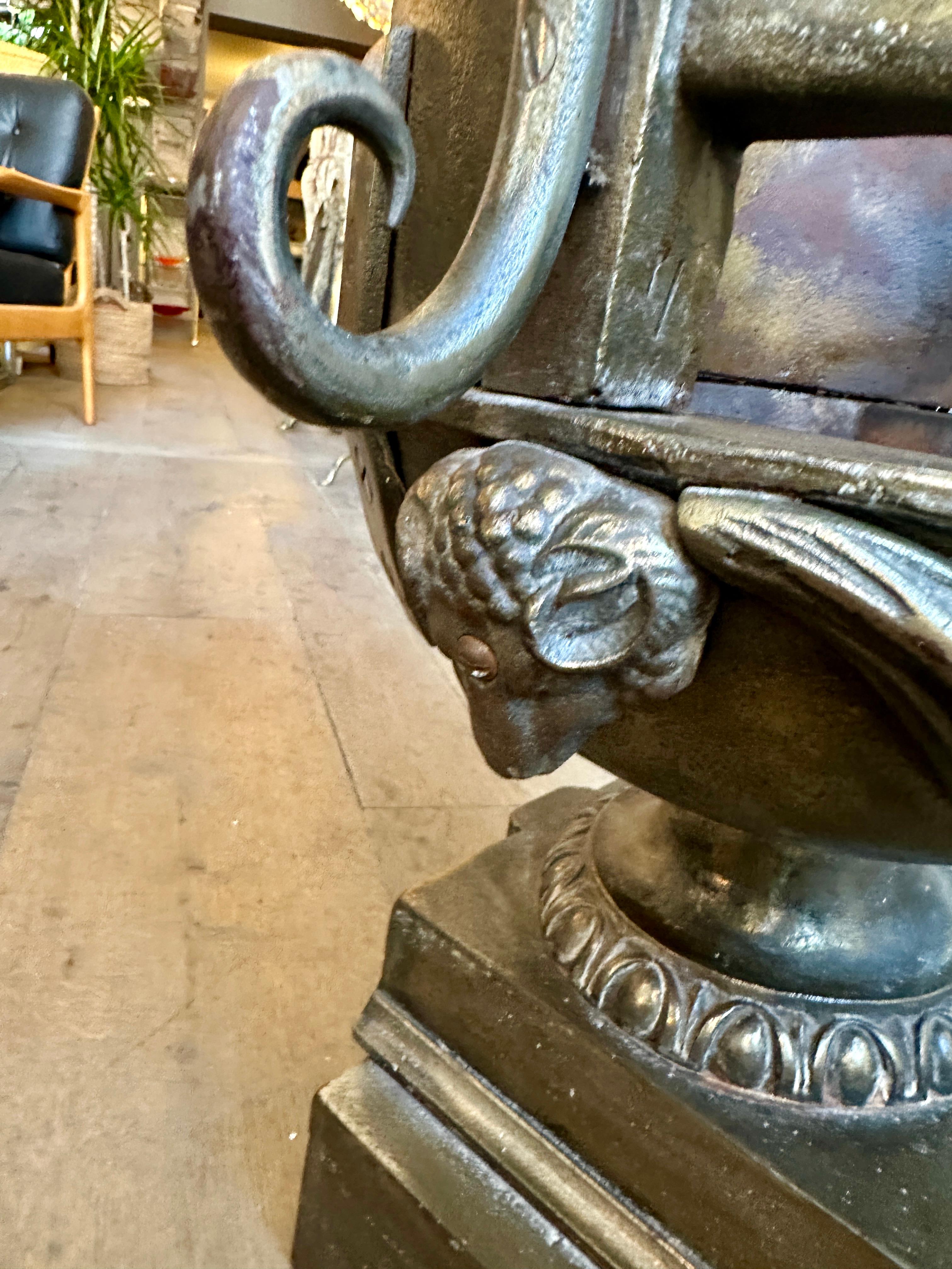 A Large Regency Urn Fire Grate/Basket In Bronze Finish In Good Condition For Sale In London, GB