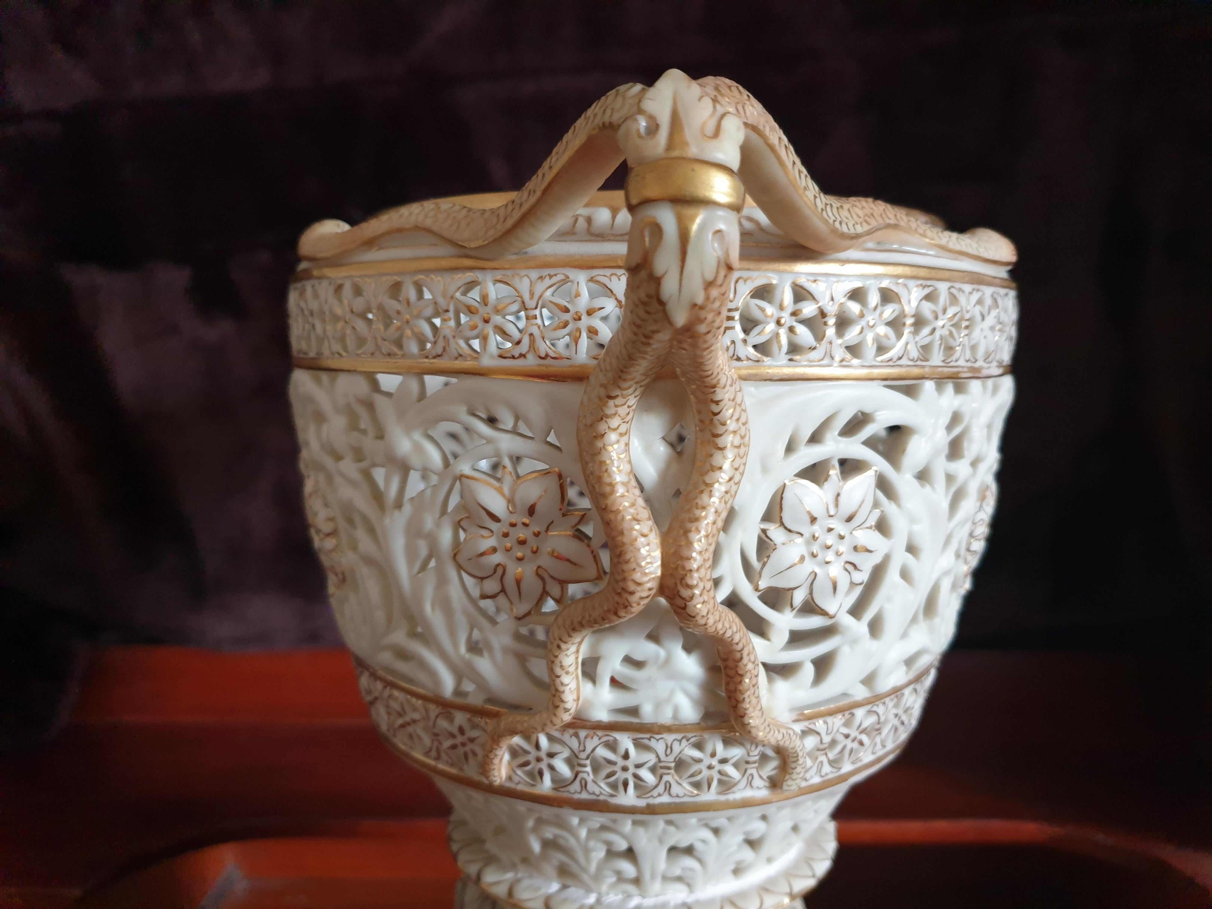 Grainger & Co Worcester Reticulated Serpent Pot Pourri Lidded Vase 19th Century For Sale 5