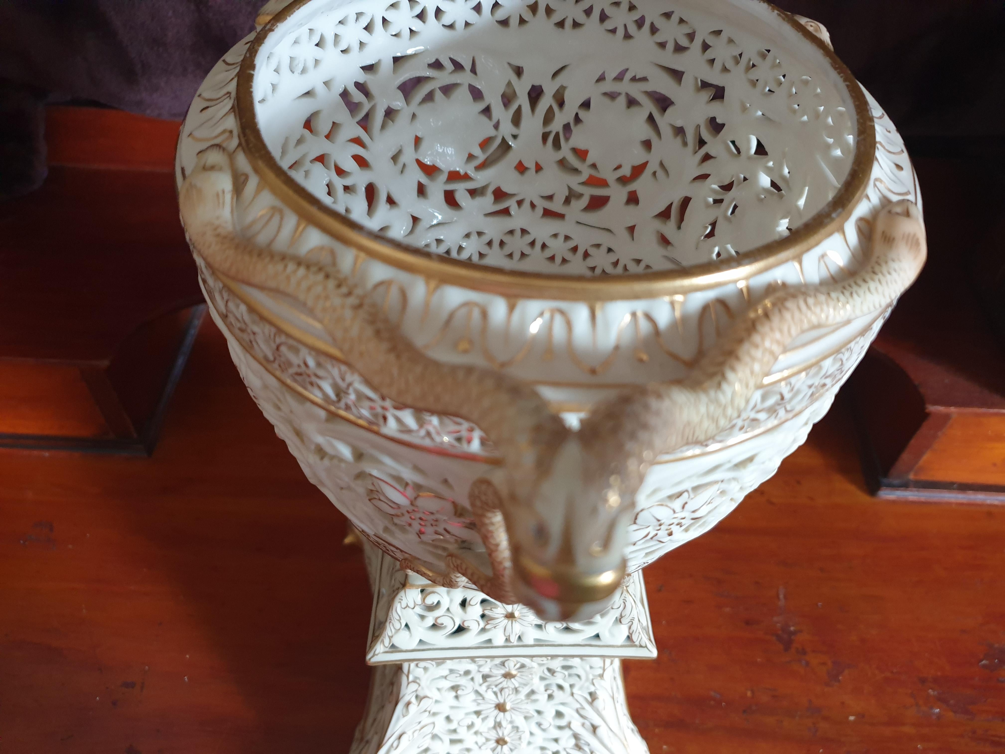 Grainger & Co Worcester Reticulated Serpent Pot Pourri Lidded Vase 19th Century For Sale 6