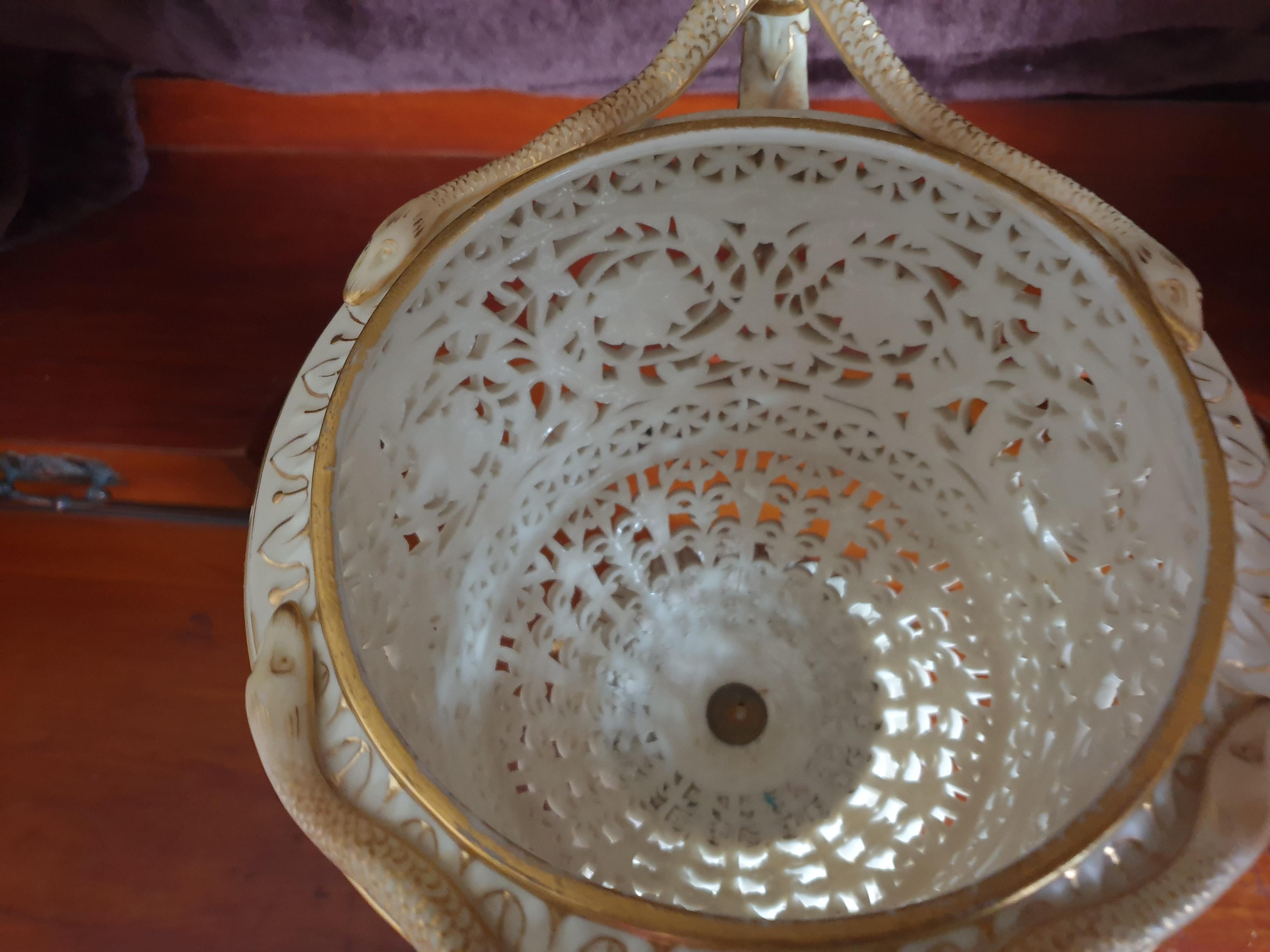 Grainger & Co Worcester Reticulated Serpent Pot Pourri Lidded Vase 19th Century For Sale 7