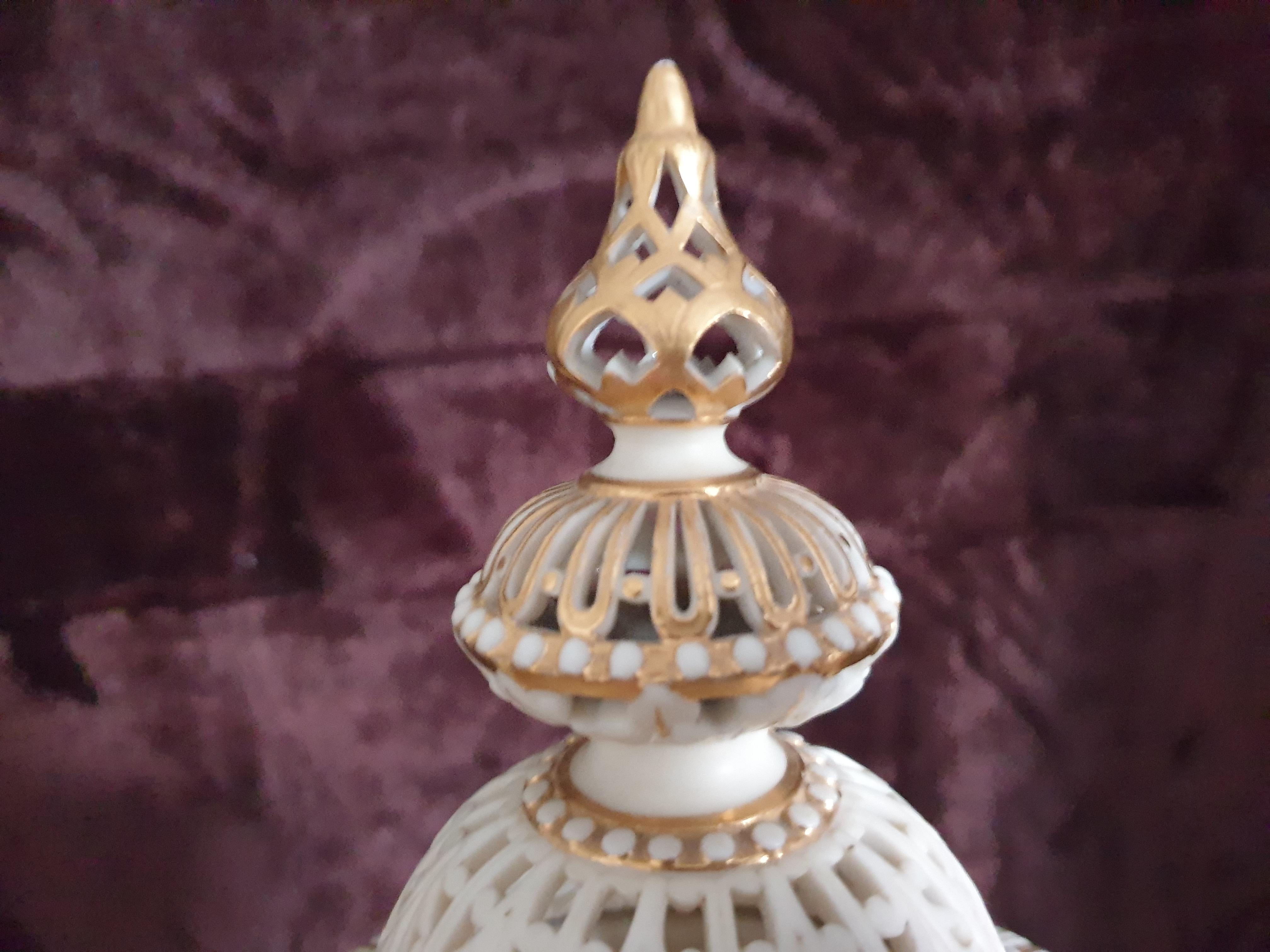 Grainger & Co Worcester Reticulated Serpent Pot Pourri Lidded Vase 19th Century In Good Condition For Sale In London, GB