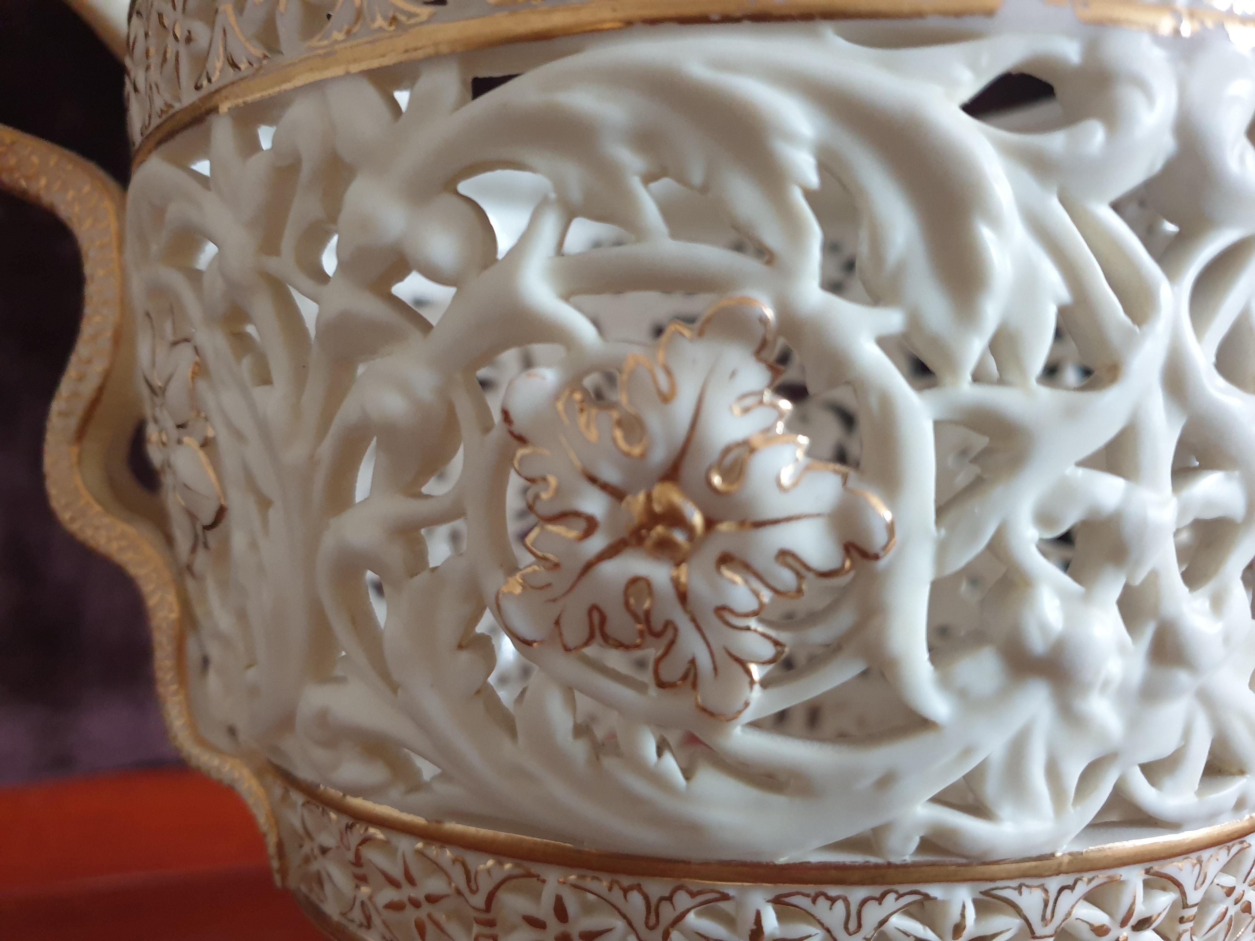 Grainger & Co Worcester Reticulated Serpent Pot Pourri Lidded Vase 19th Century For Sale 4