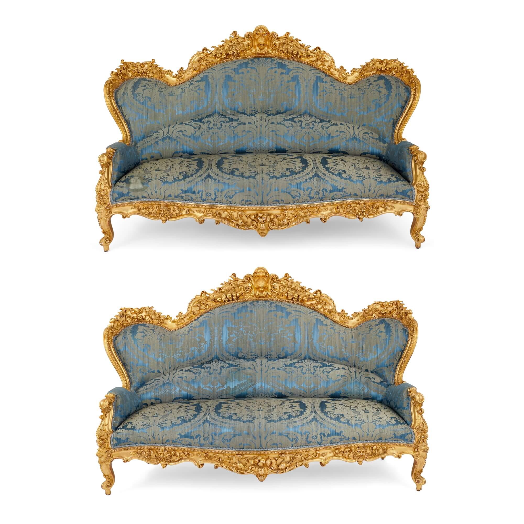 Großes Rokoko-Revival geschnitzt Giltwood Sofa (Polster) im Angebot