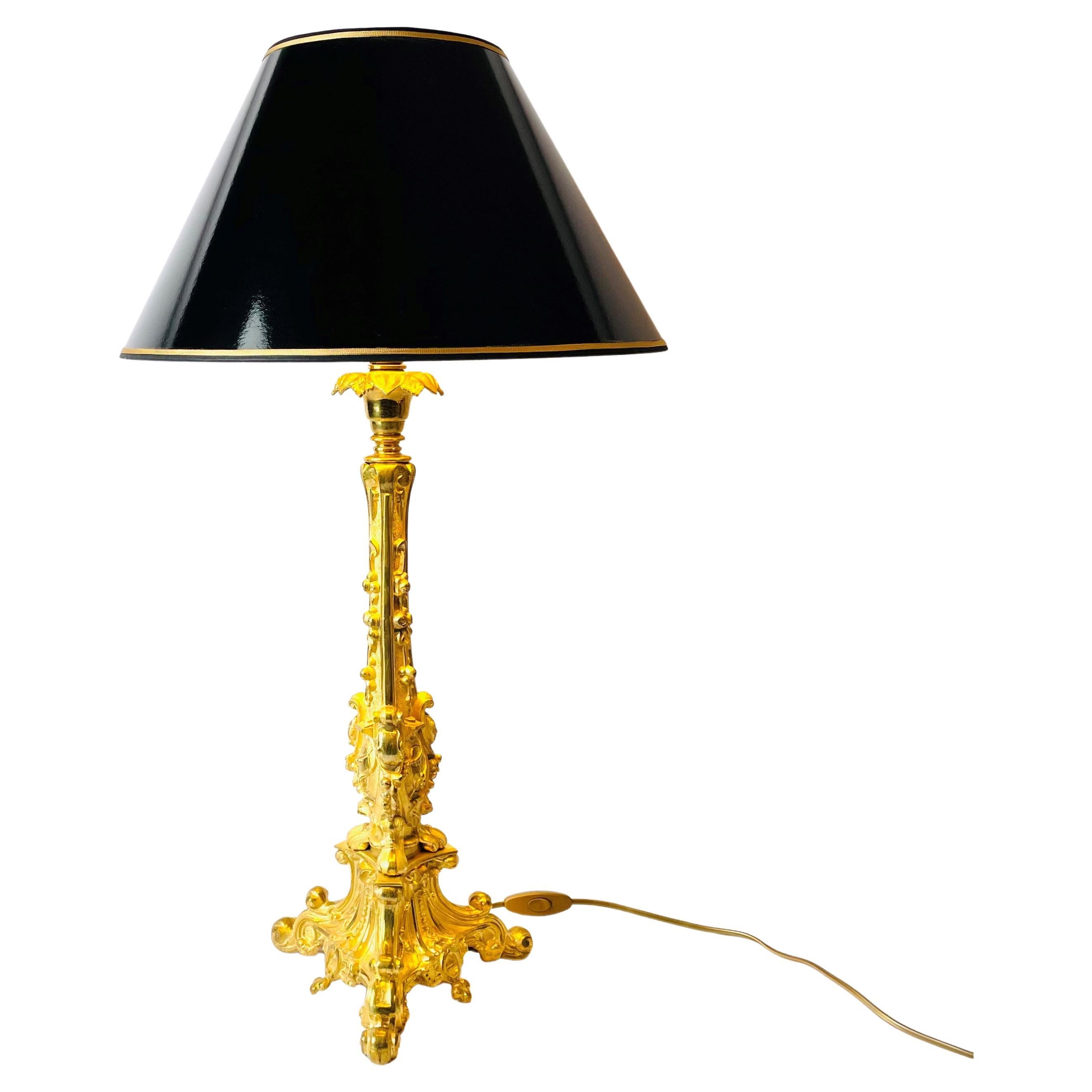 Large Rococo Revival Table Lamp in Gilded Bronze, Mid-19th Century For Sale