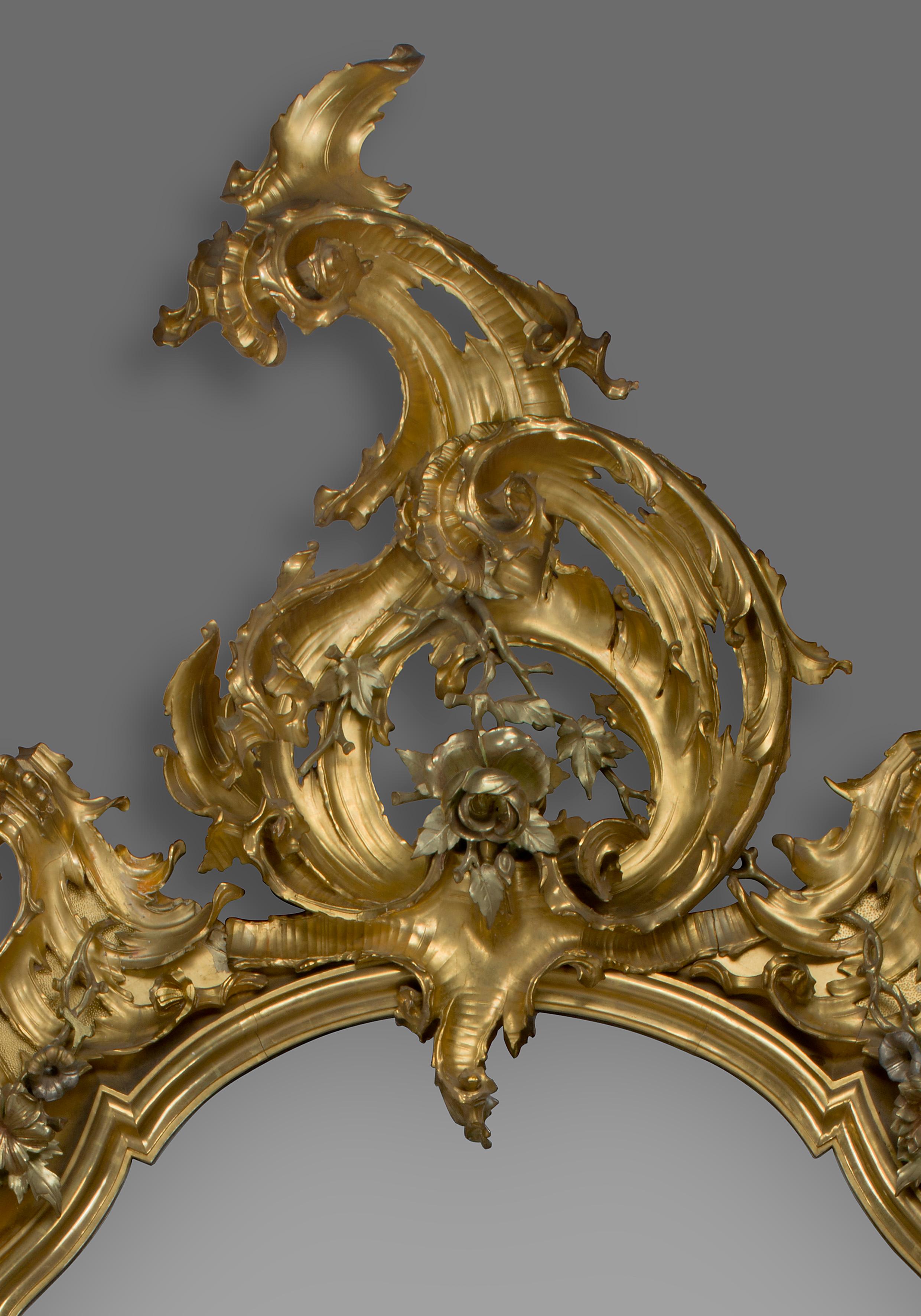 Rococo Grand miroir de style rococo en bois doré sculpté et argenté doré, vers 1870 en vente