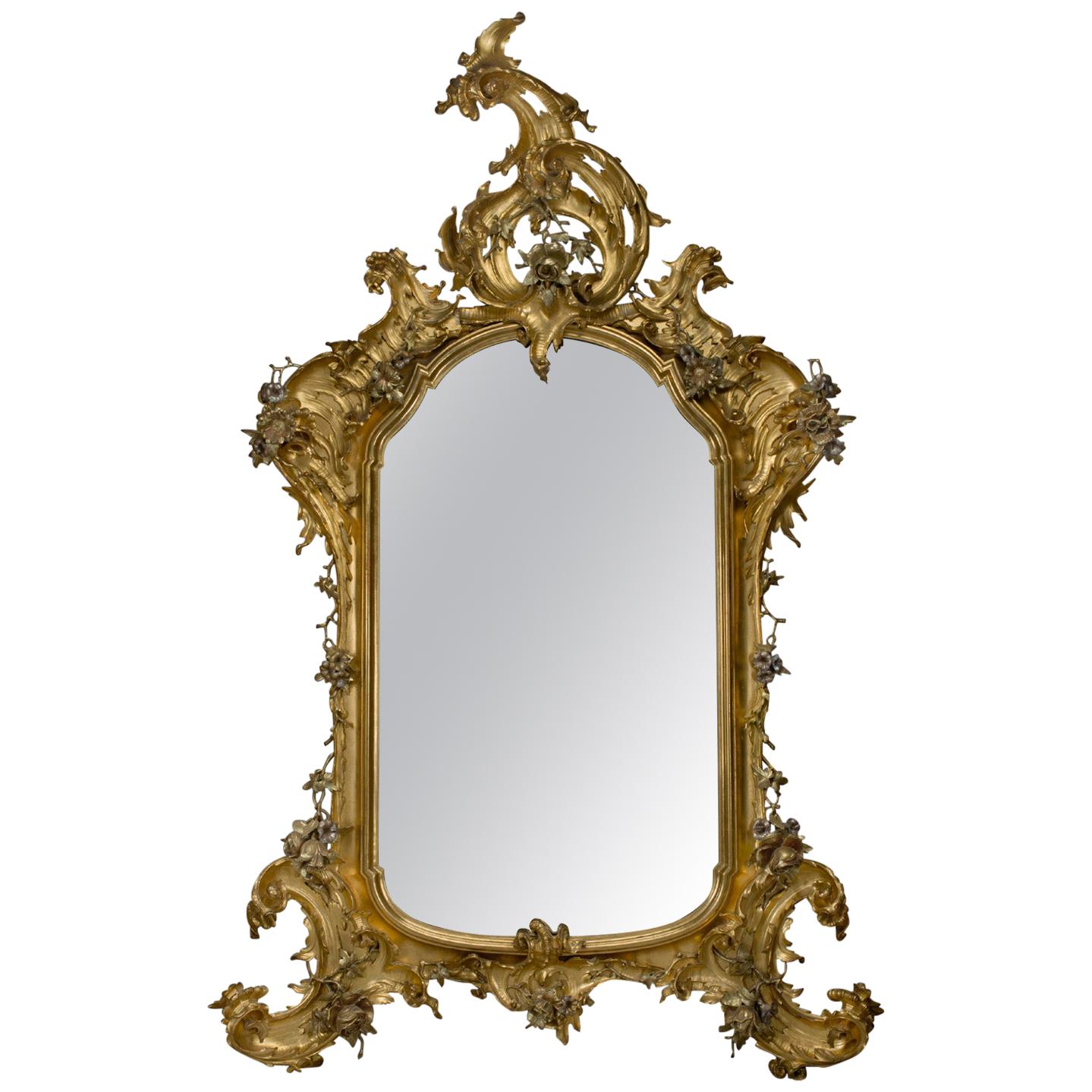 Grand miroir de style rococo en bois doré sculpté et argenté doré, vers 1870 en vente