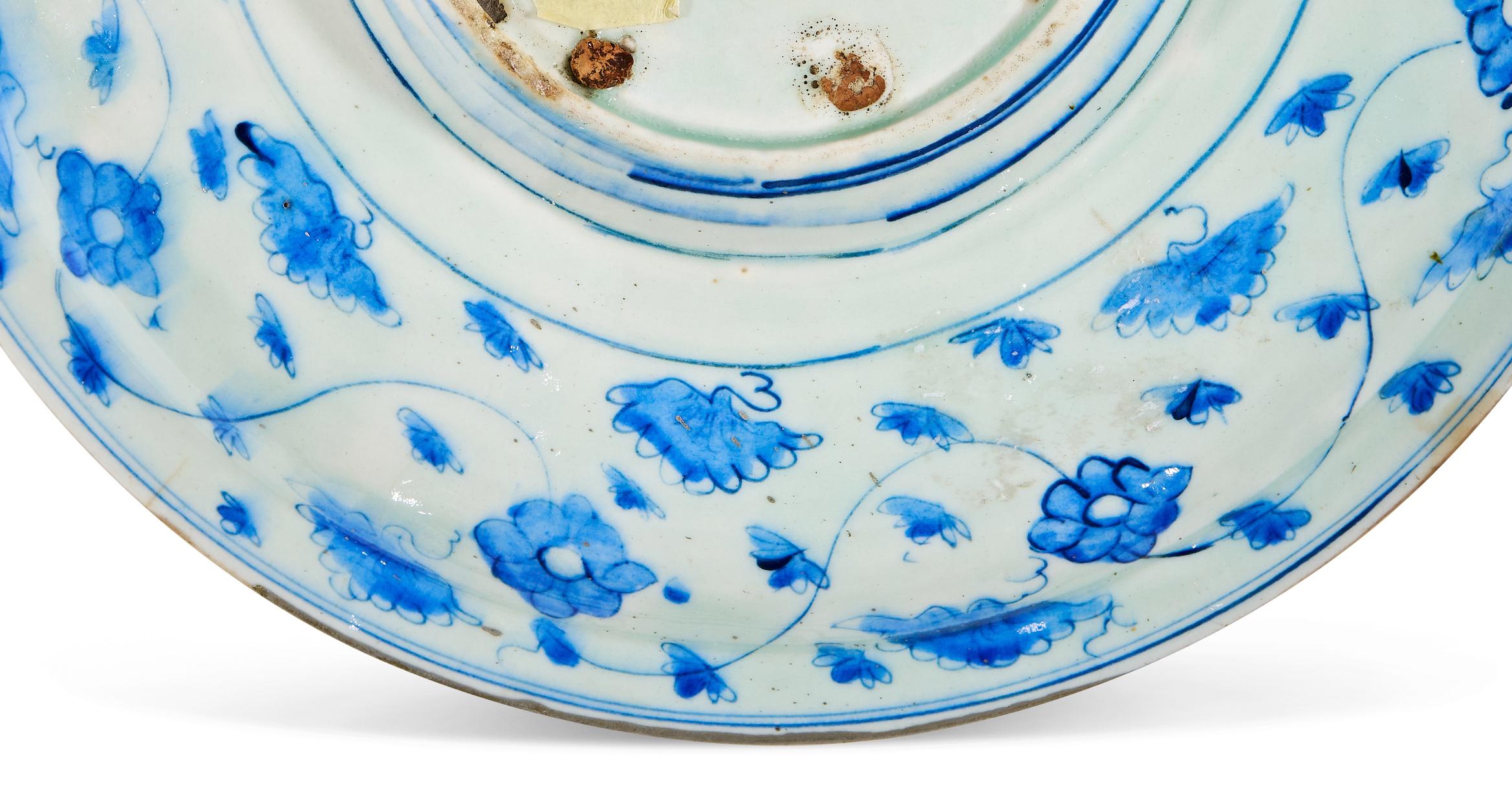 18th Century and Earlier A Large Safavid Blue And White Pottery Dish, Late 17Th - Early 18Th Century For Sale