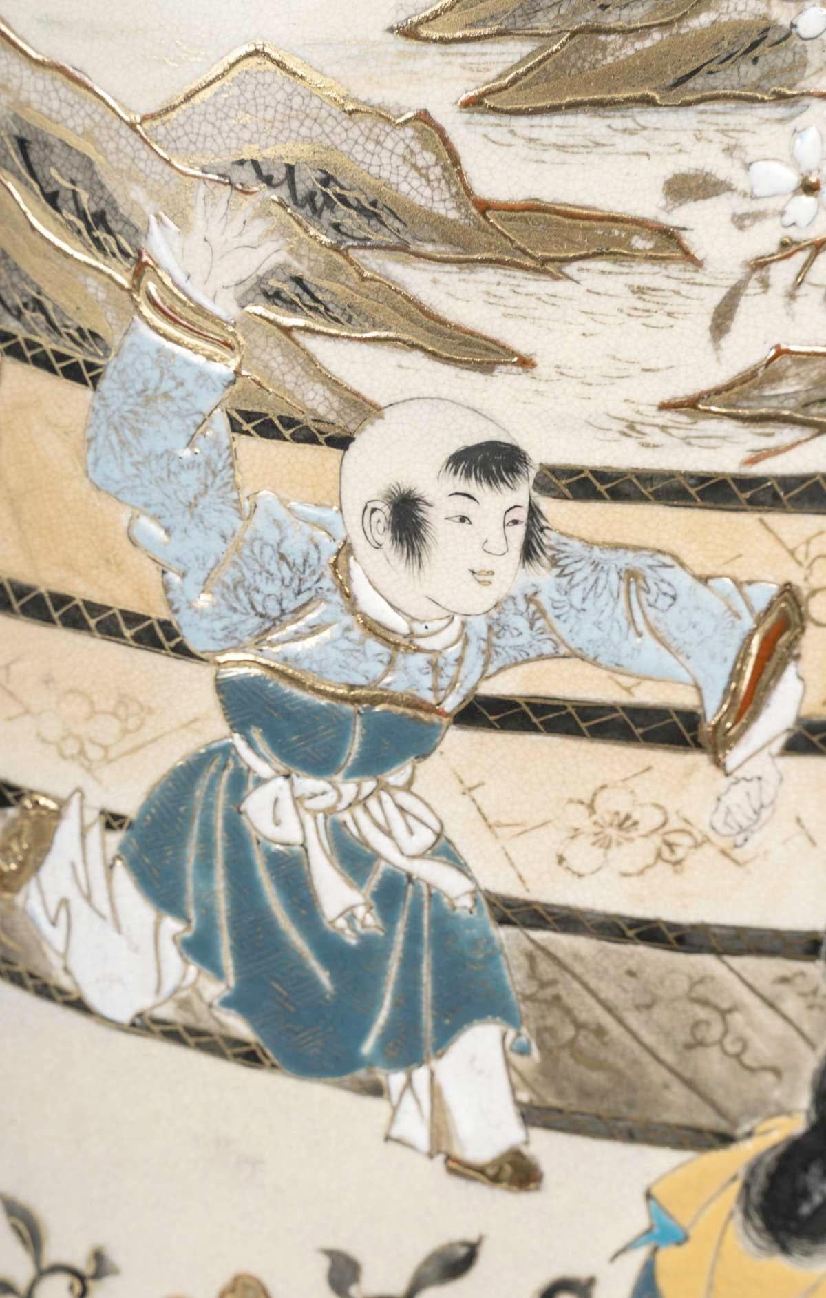 Giapponese Grande vaso o portaombrelli in terracotta di Satsuma, arte asiatica, XIX secolo. in vendita