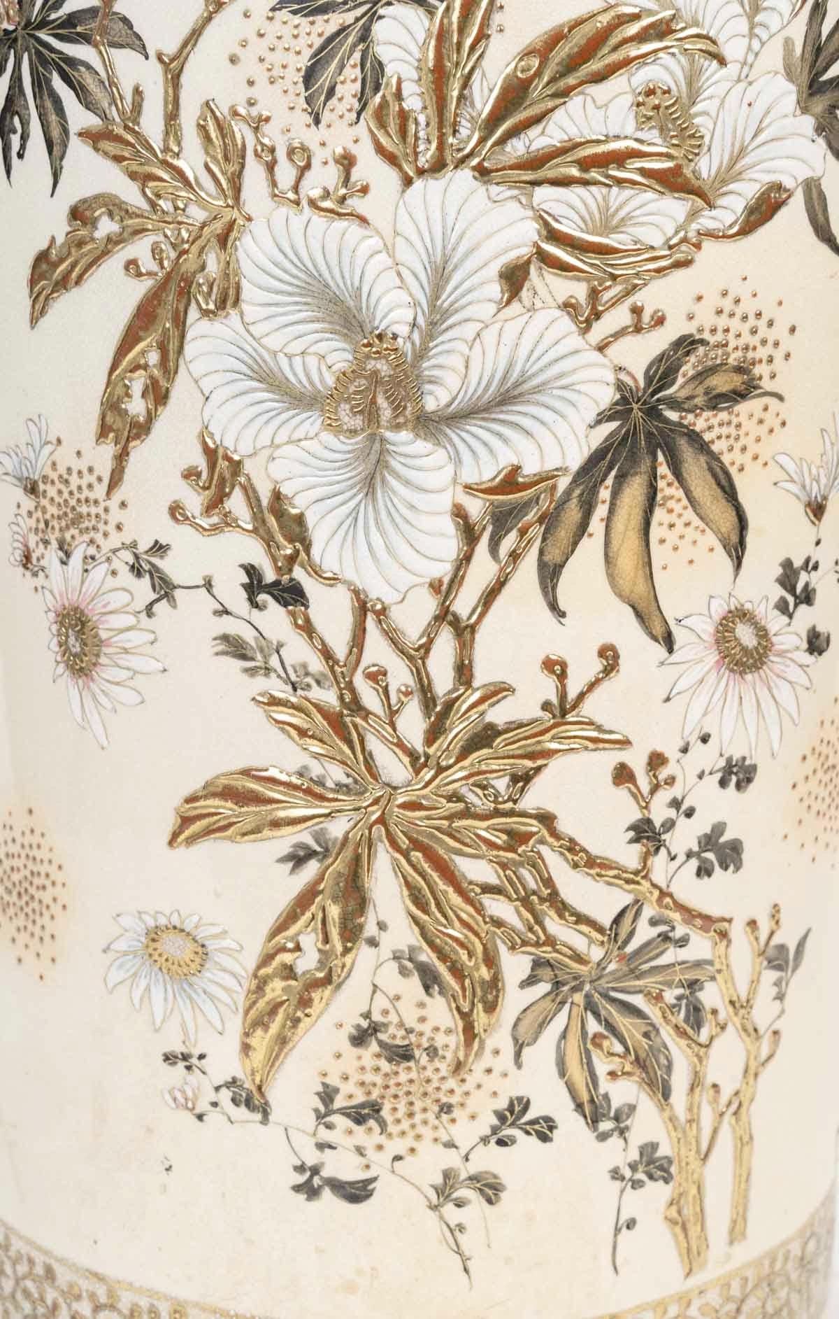 Grande vaso o portaombrelli in terracotta di Satsuma, arte asiatica, XIX secolo. in vendita 2