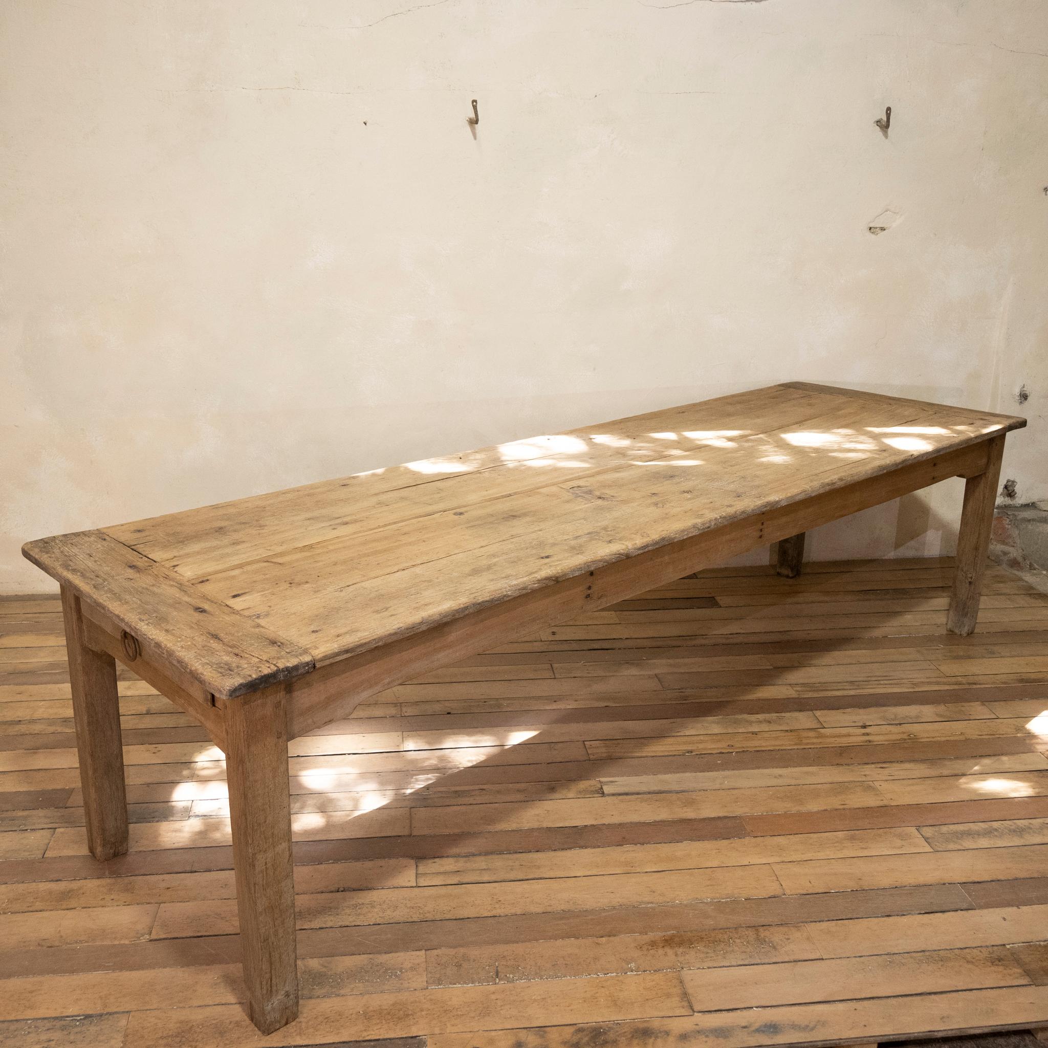 Large Scale 19th Century French Sycamore & Oak Farmhouse Table & Benches In Good Condition In Basingstoke, Hampshire