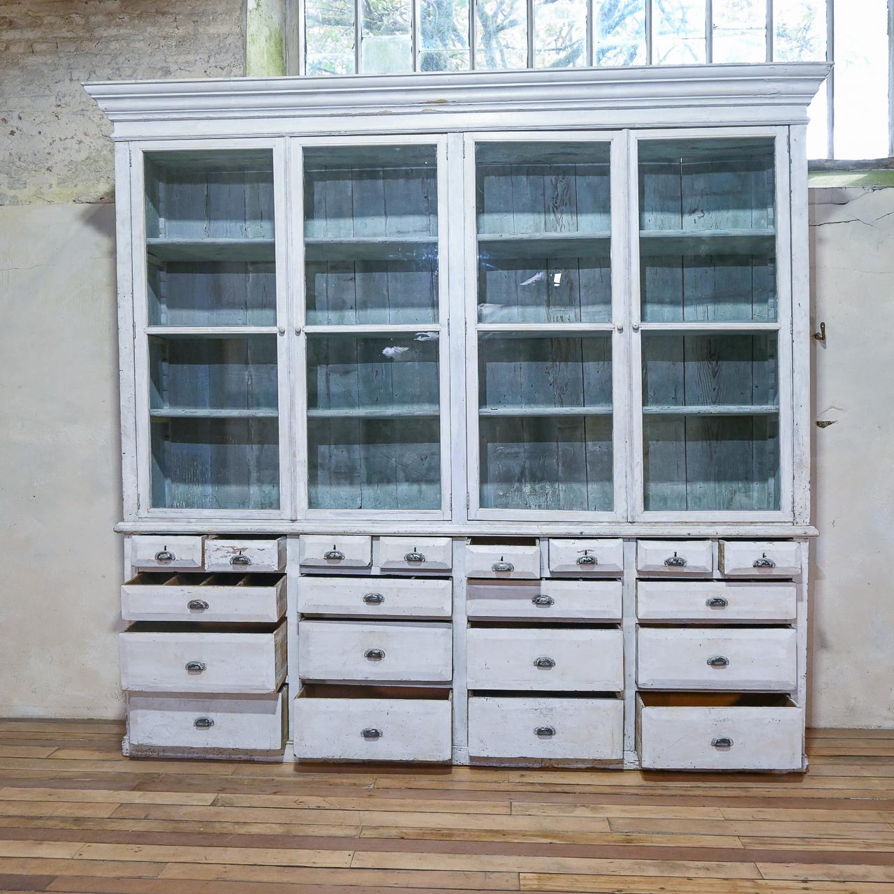 A Large Scale 19th Century French Painted Glazed Bibliothèque Cabinet - Bookcase For Sale 15