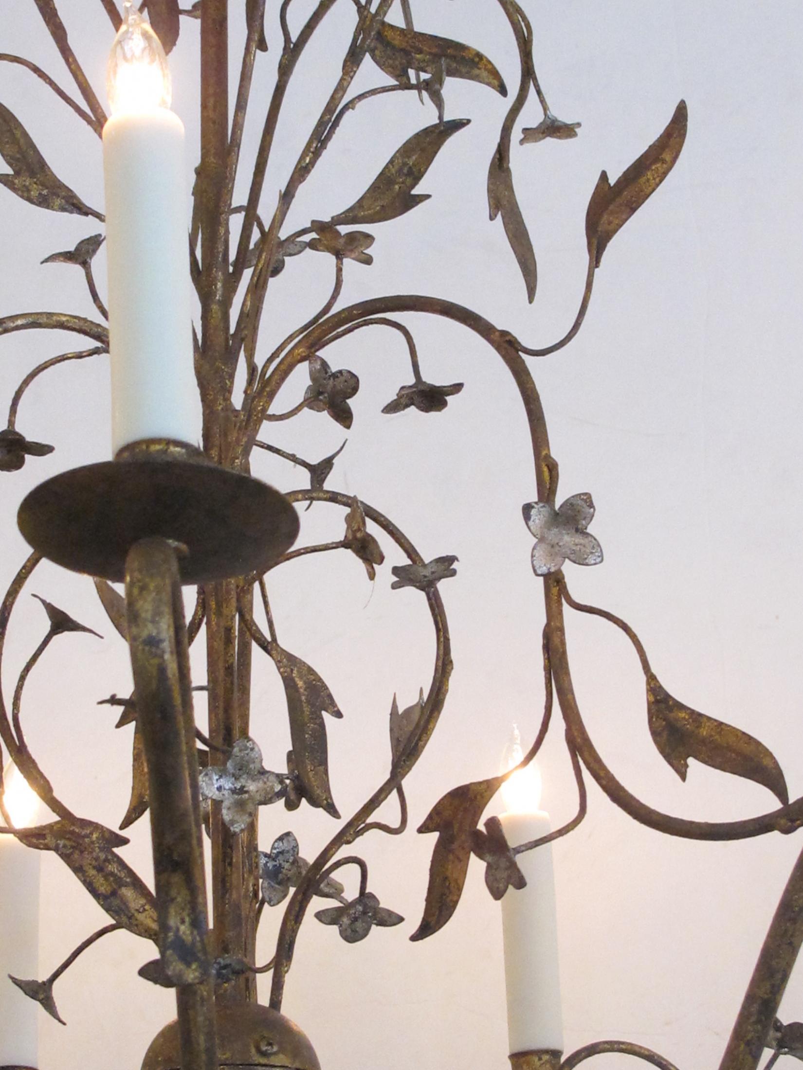 Large-Scale French Gilt-Iron 8-Light Chandelier with Foliate Vines im Zustand „Gut“ in San Francisco, CA