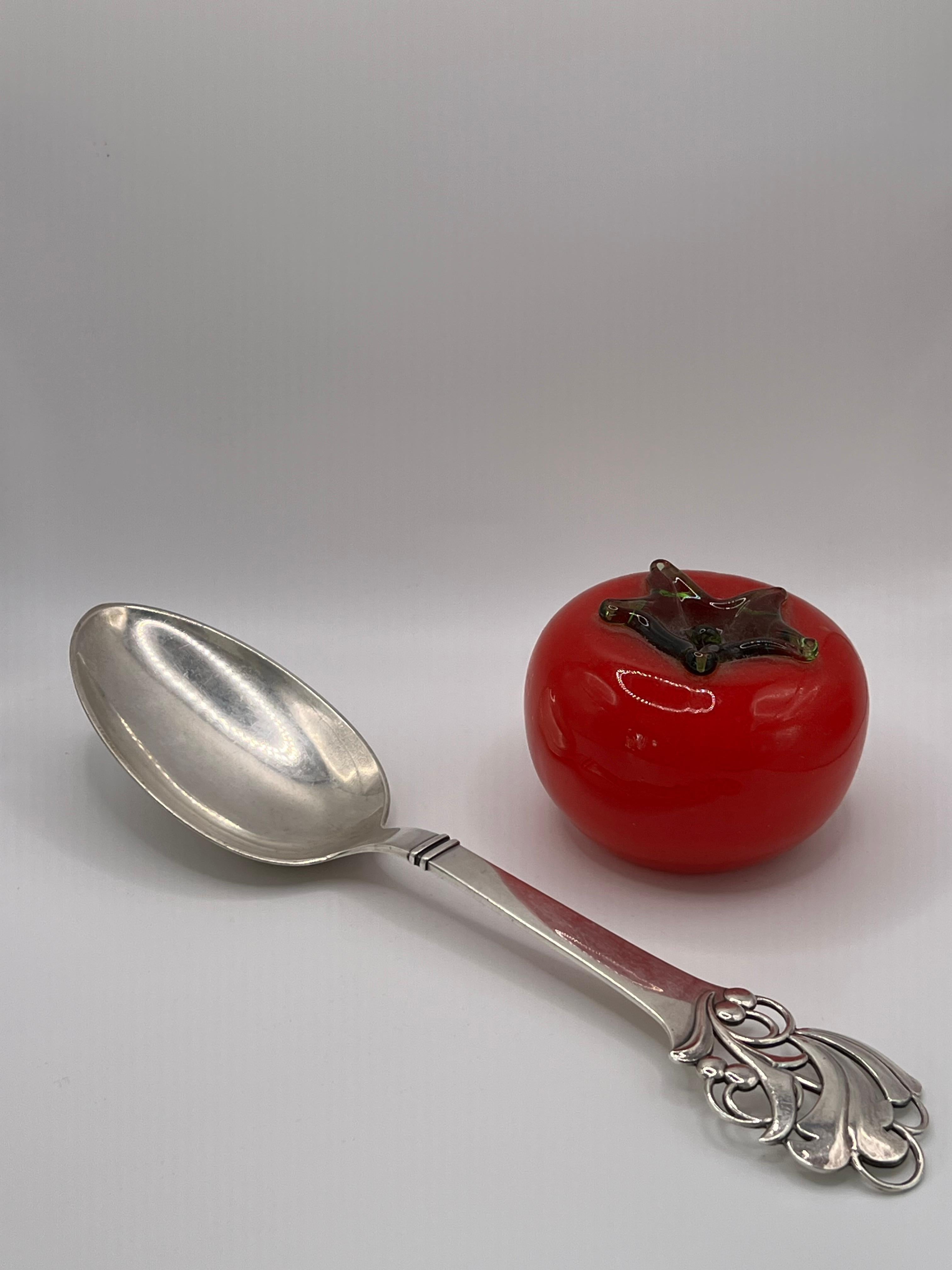 Eine schöne große Servierschale aus massivem Sterlingsilber von Carl M. Cohr für Horsens Solvvarefabric, ca. 1940er Jahre. Mit einem Gewicht von 100 Gramm und einer Länge von 9,75