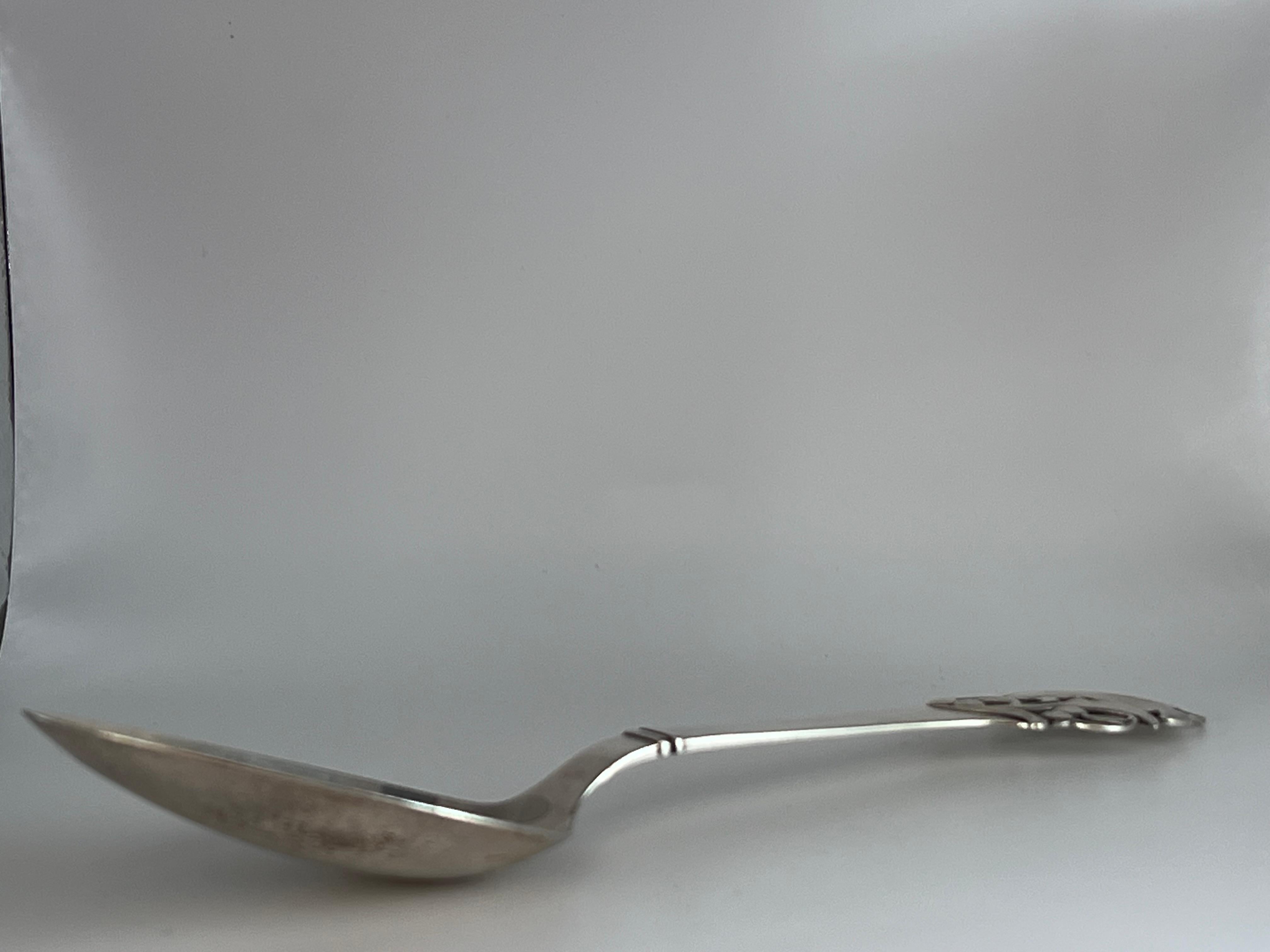 Ein großer Servierlöffel von Carl M. Cohr Horsens Solvvarefabrik Sterling Silver im Angebot 2