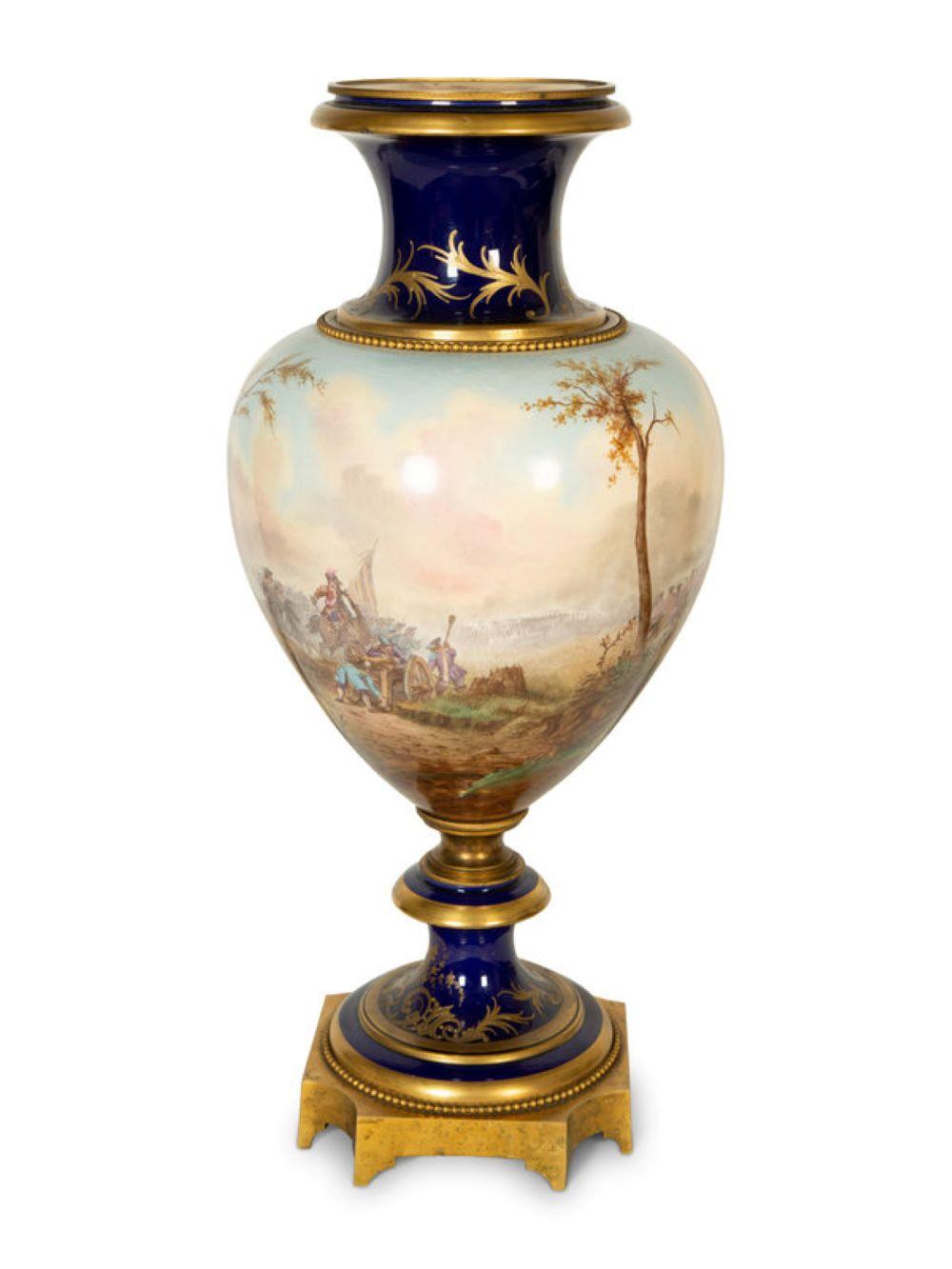 Louis XV Large Sèvres Style Porcelain Urn For Sale