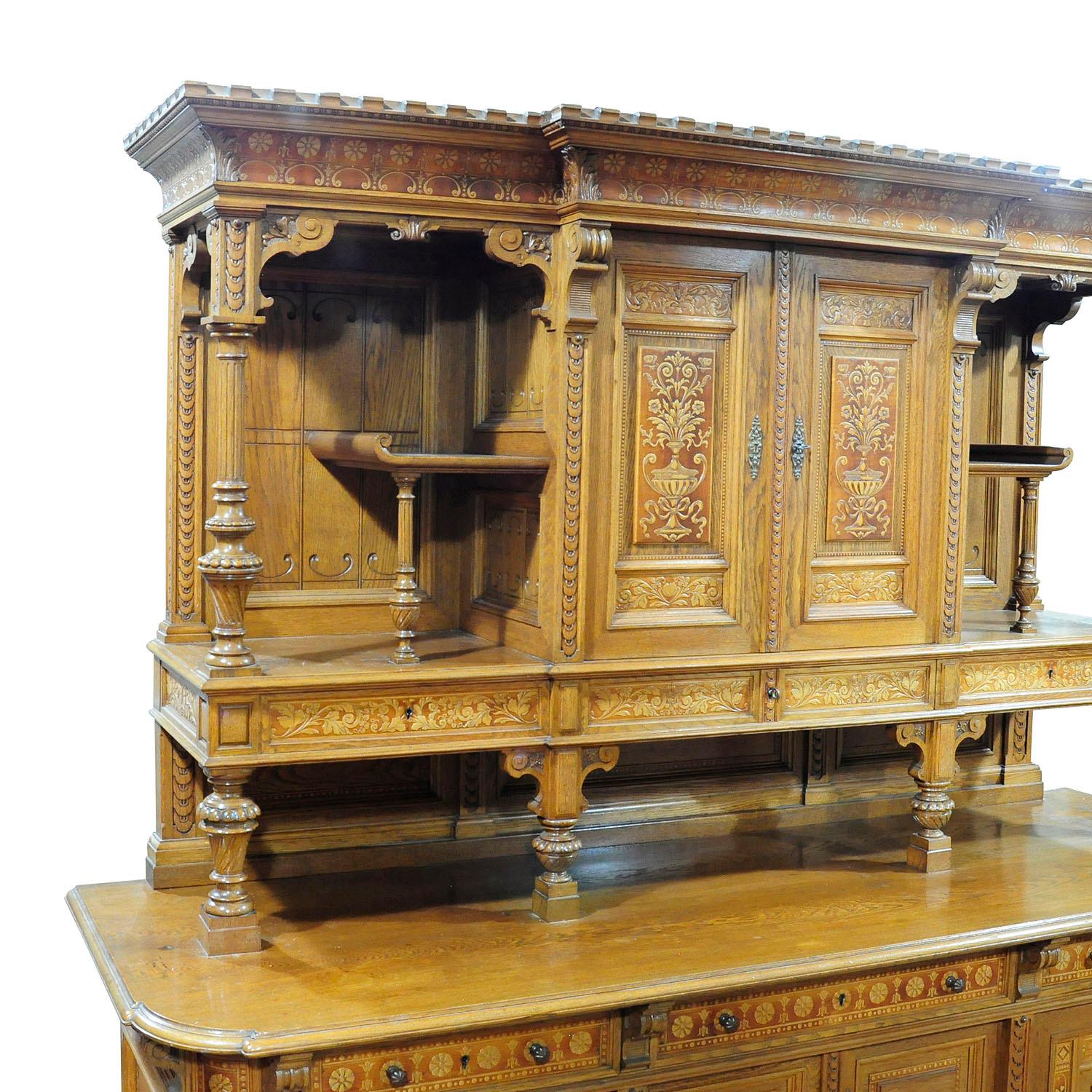 Eine große Anrichte von Bernhard Ludwig Wien um 1900 (Art nouveau) im Angebot