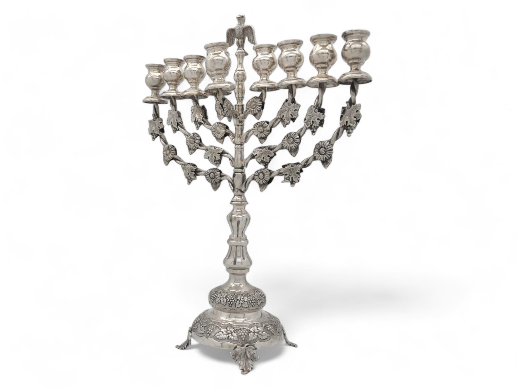 Gran menorá de Hanukkah de plata, Portugal mediados del siglo XX en Bueno Estado en New York, NY