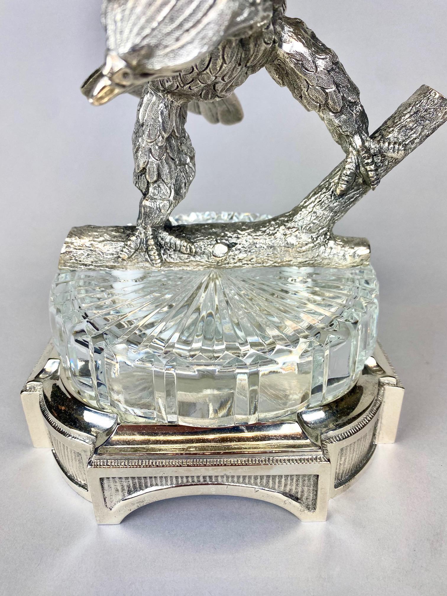 A large silver plated centerpiece bowl with a finely cut Baccarat crystal bowl with a spiral or swirl pattern.
France c.1930



Dimensions:

H46 x W42 x D27 cm.
H18.11 x W16.54 x D10.63 inch.
