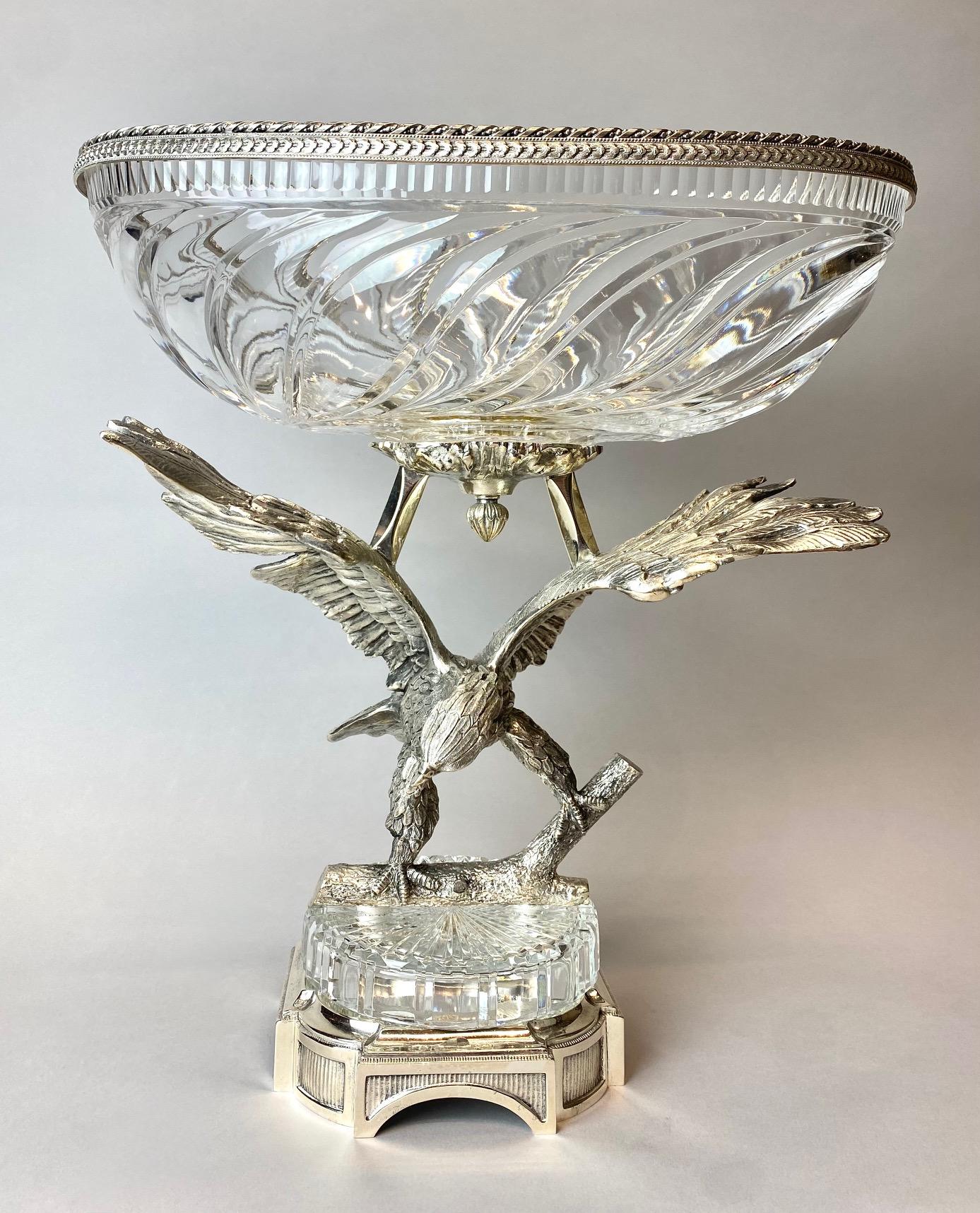 Argenté A large silver plated centerpiece bowl with a finely cut Baccarat crystal bowl en vente