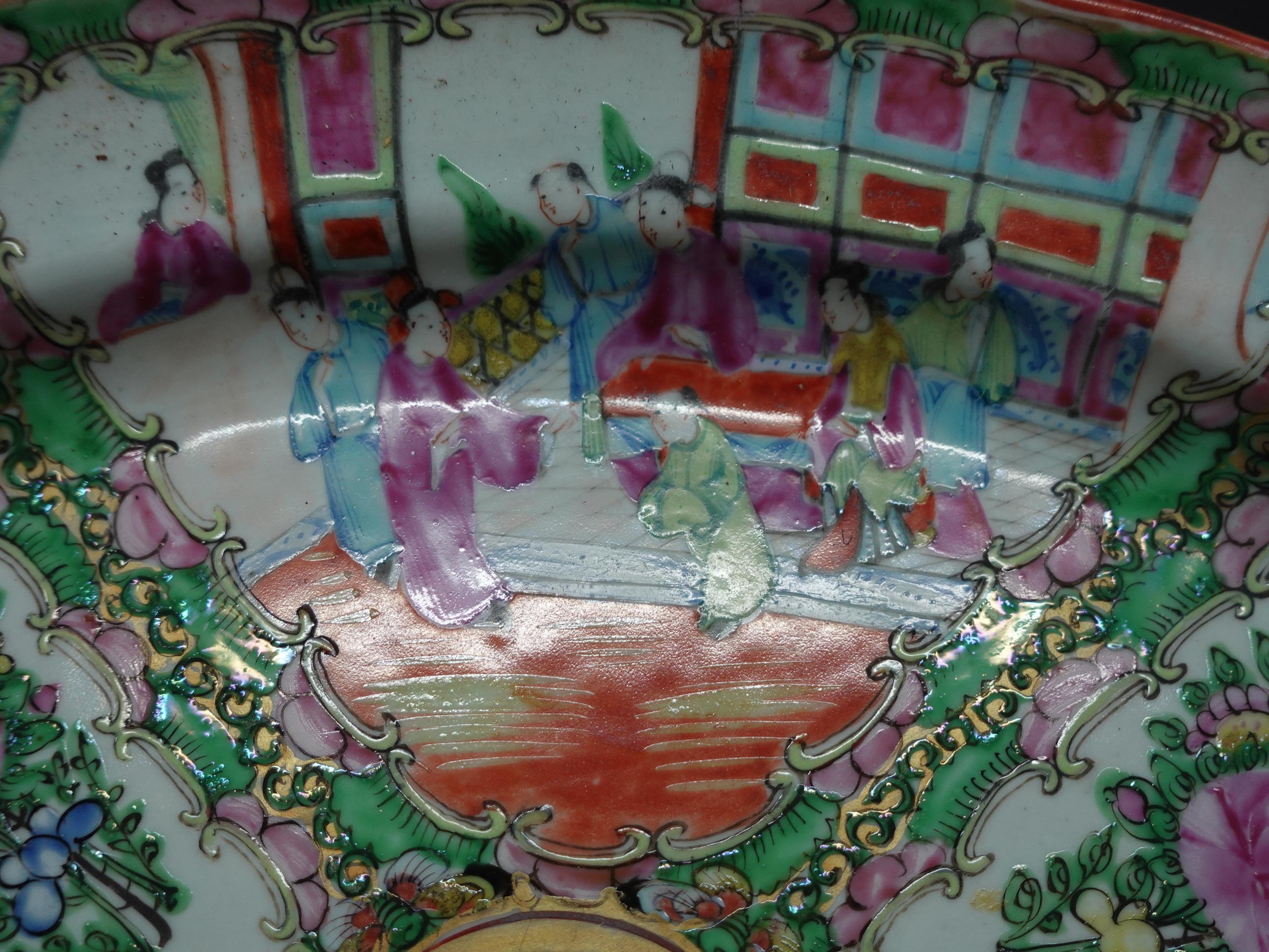 Grand plateau en porcelaine chinois à médaillon de rose, Ric 059 en vente 2
