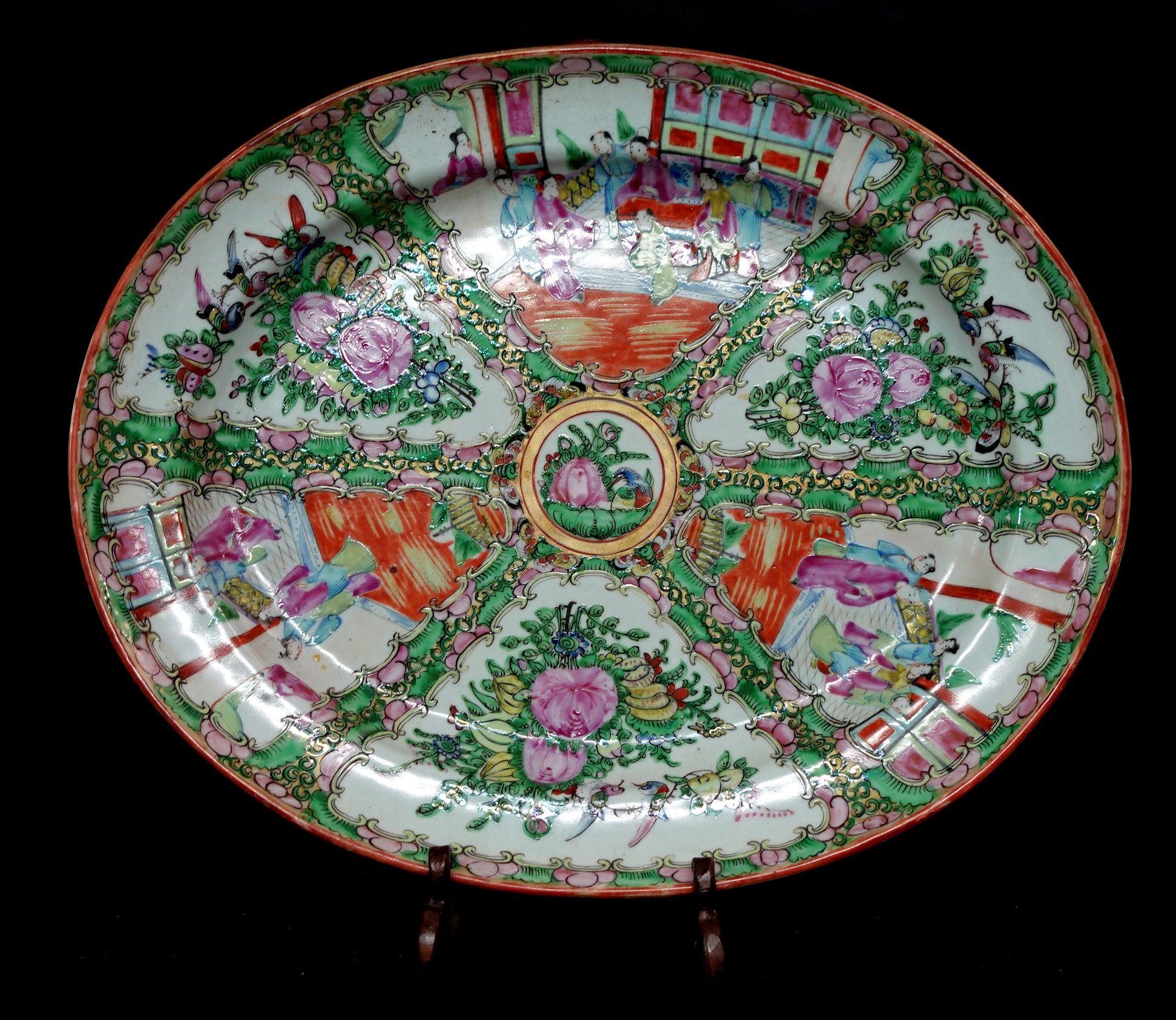 A truly fine hand-painted medium-sized porcelain and very large Plater from the 19th century.


 


