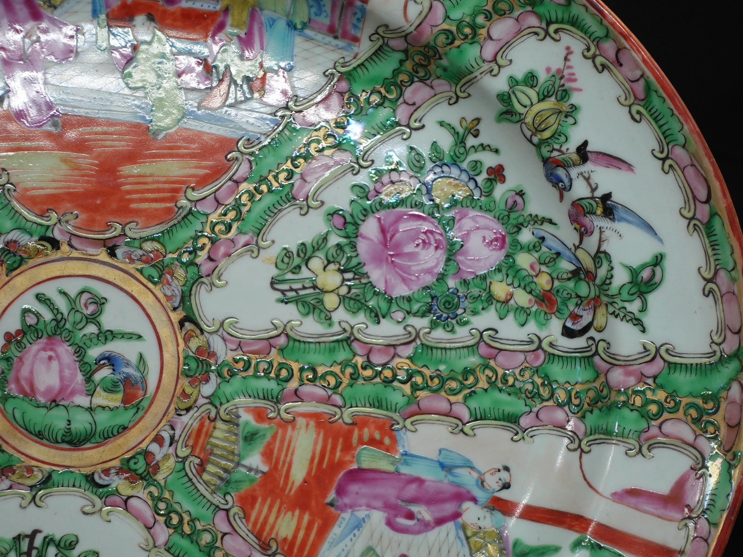 Fait main Grand plateau en porcelaine chinois à médaillon de rose, Ric 059 en vente