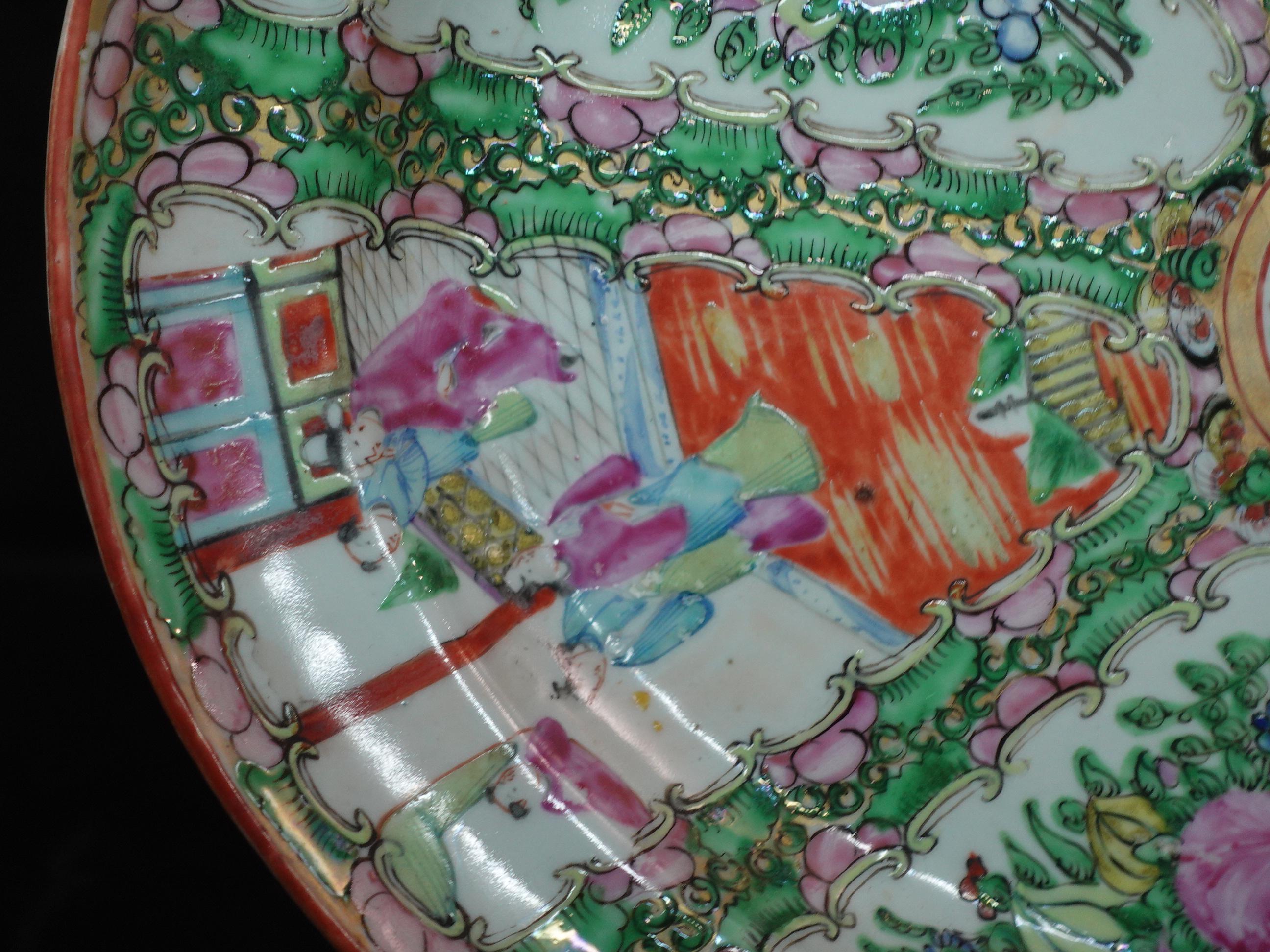 Porcelaine Grand plateau en porcelaine chinois à médaillon de rose, Ric 059 en vente