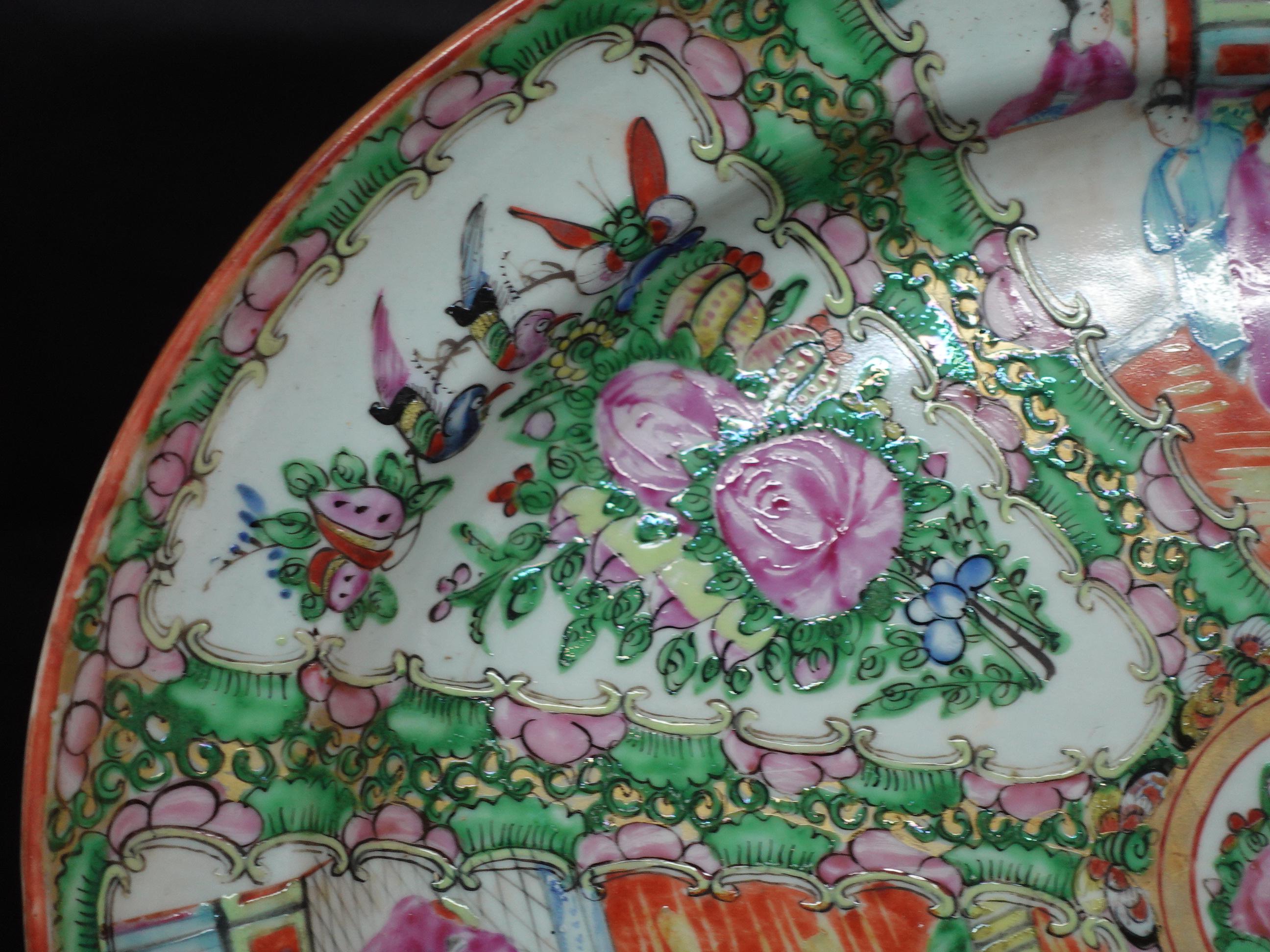 Grand plateau en porcelaine chinois à médaillon de rose, Ric 059 en vente 1
