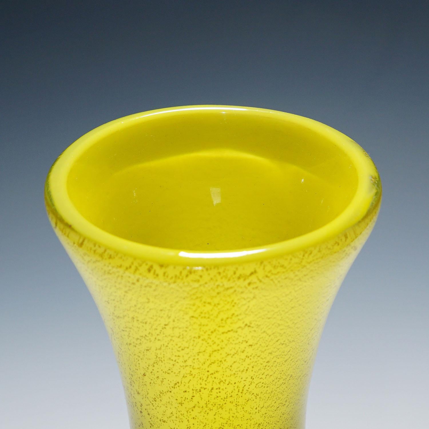 italien Grand vase en verre Soffiato de Galliano Ferro, Murano, vers les années 1950 en vente