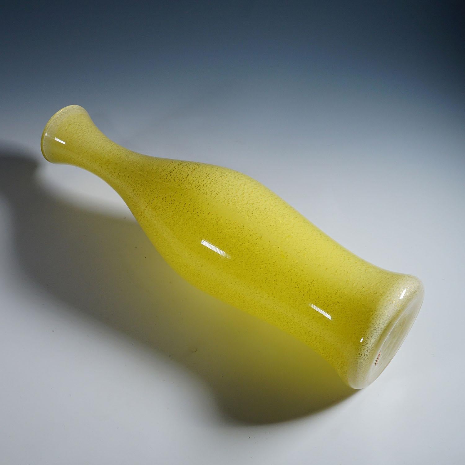 20th Century A Large Soffiato Glass Vase by Galliano Ferro, Murano ca. 1950s For Sale