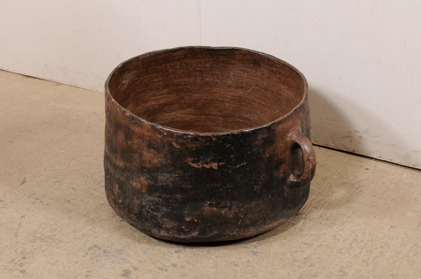 Large Spanish Colonial Clay Cooking Pot W/ Old Fire Patina, Early 20th C For Sale 3
