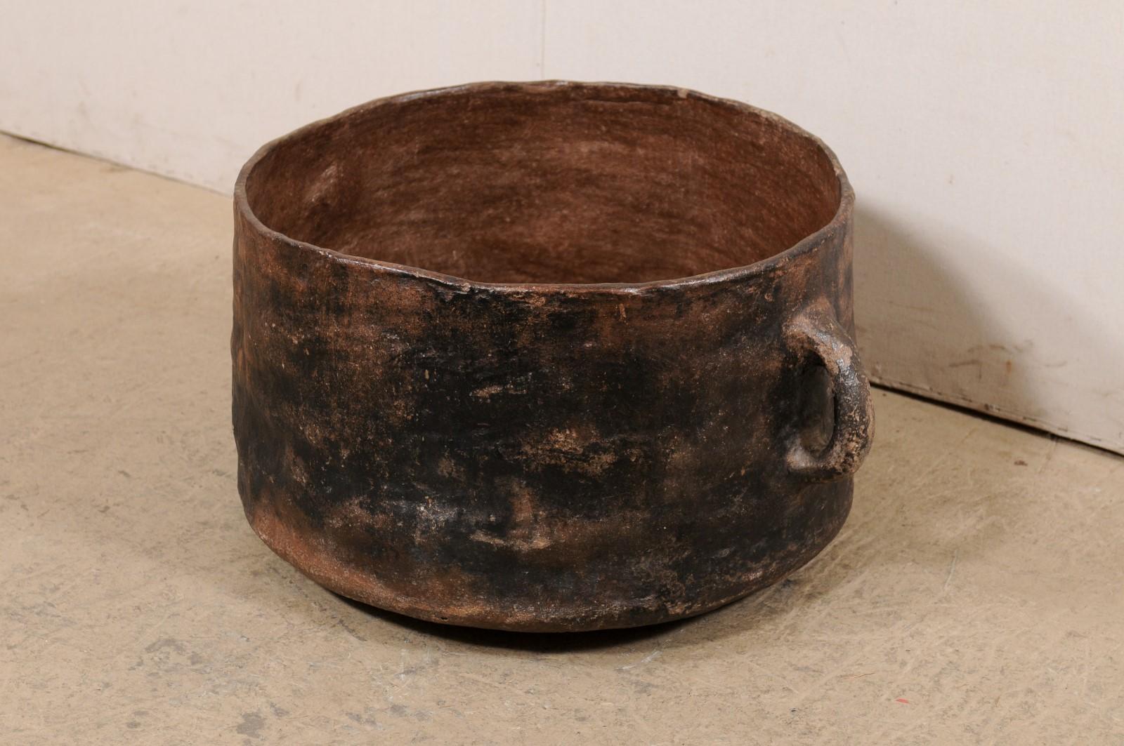 Large Spanish Colonial Clay Cooking Pot W/ Old Fire Patina, Early 20th C In Good Condition For Sale In Atlanta, GA