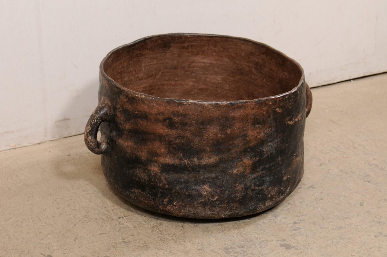Large Spanish Colonial Clay Cooking Pot W/ Old Fire Patina, Early 20th C For Sale 1