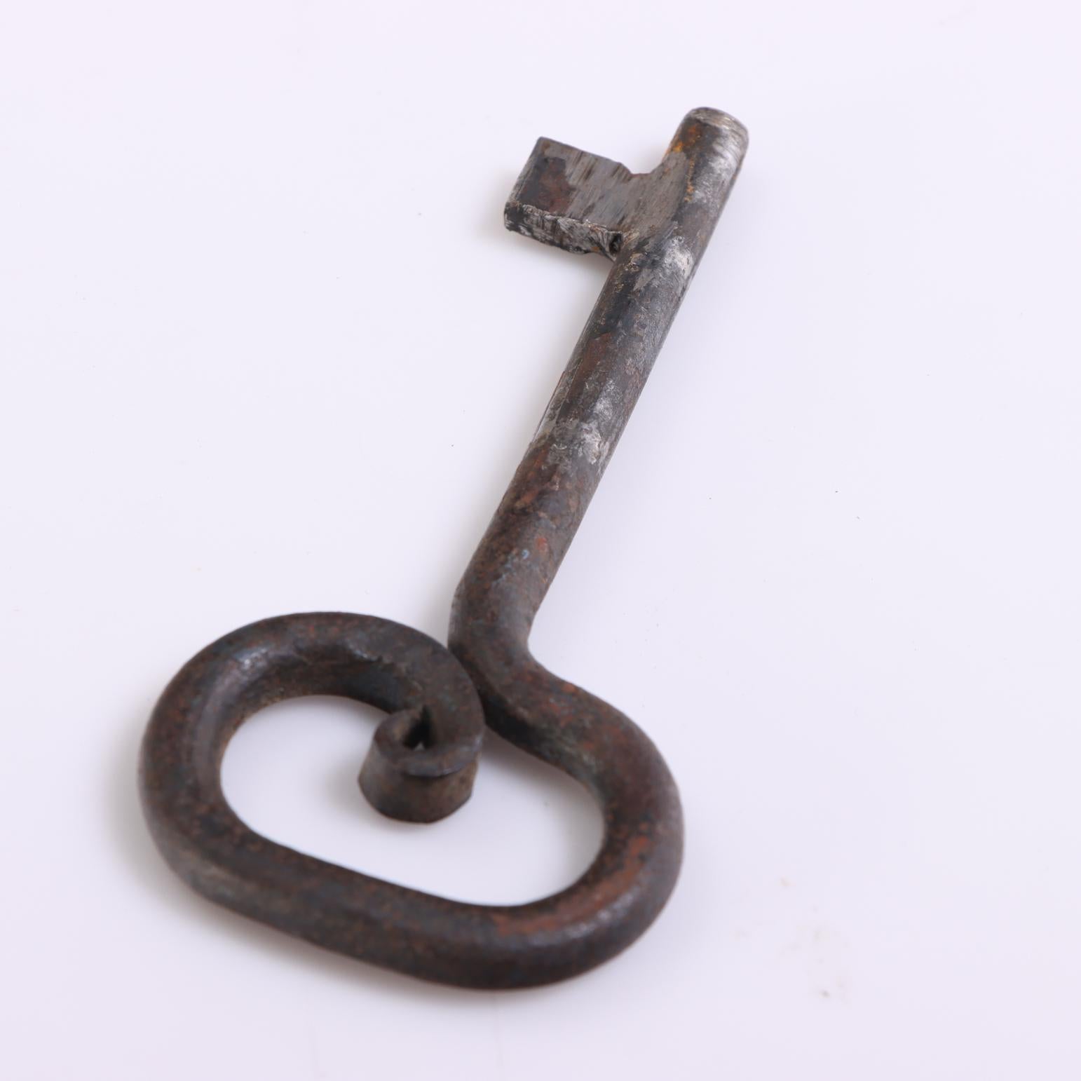 Una grande credenza in Oak spagnolo in stile brutalista, C.C. In condizioni buone in vendita a Philadelphia, PA