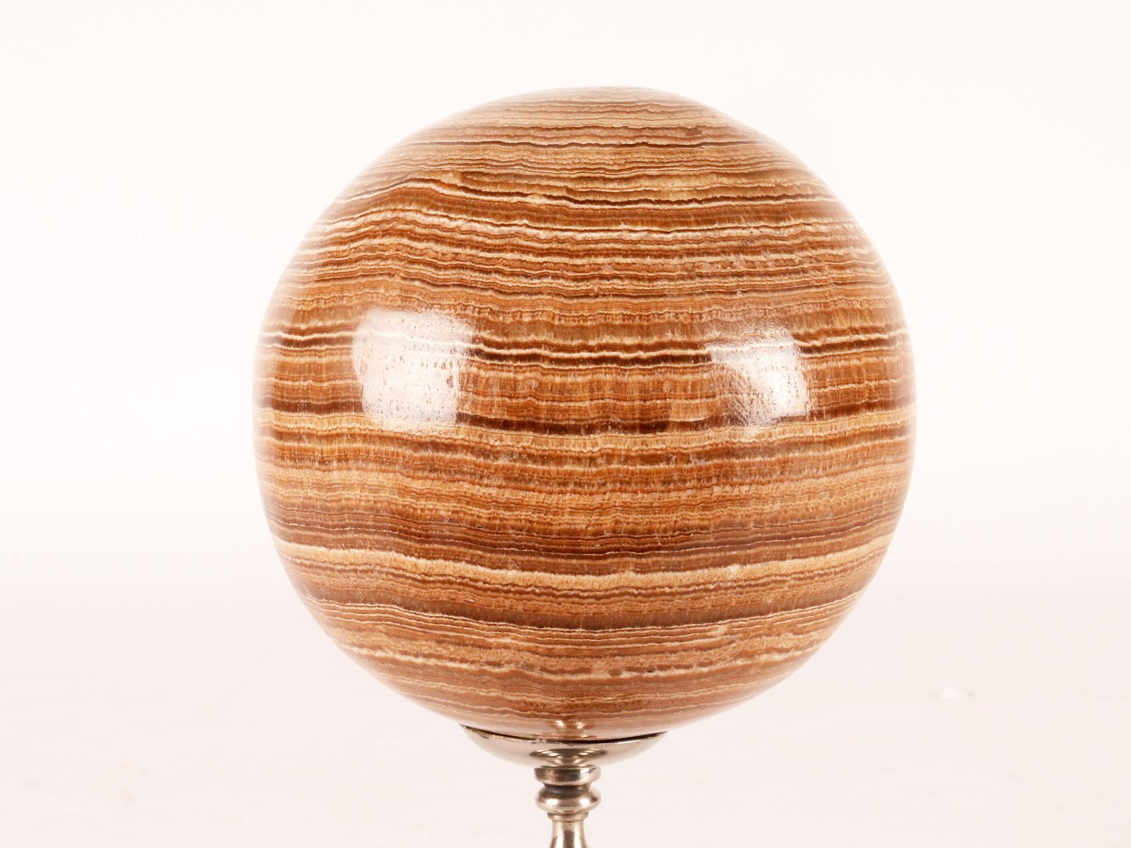 A large sphere of Aragonite stone, Italy 1870.   In Good Condition For Sale In Milan, IT