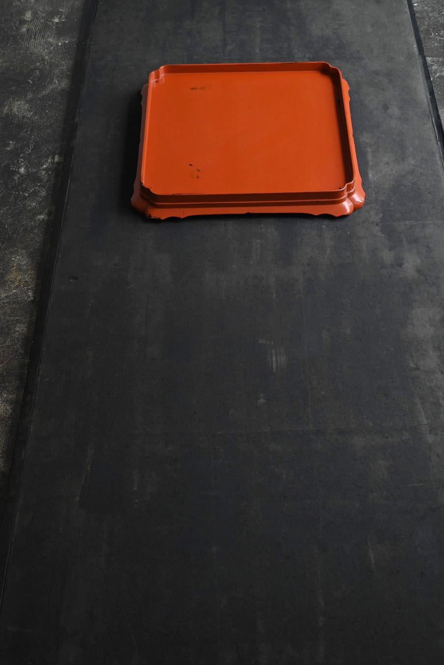 A large square tray made of Japanese antique lacquer / Late Edo period/19th For Sale 12
