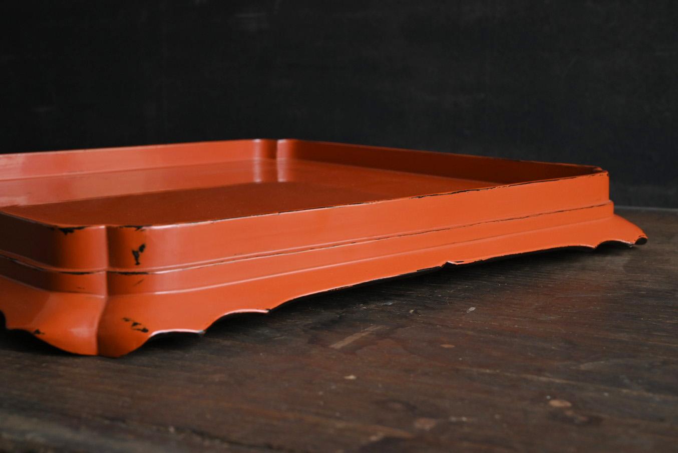 A large square tray made of Japanese antique lacquer / Late Edo period/19th For Sale 2