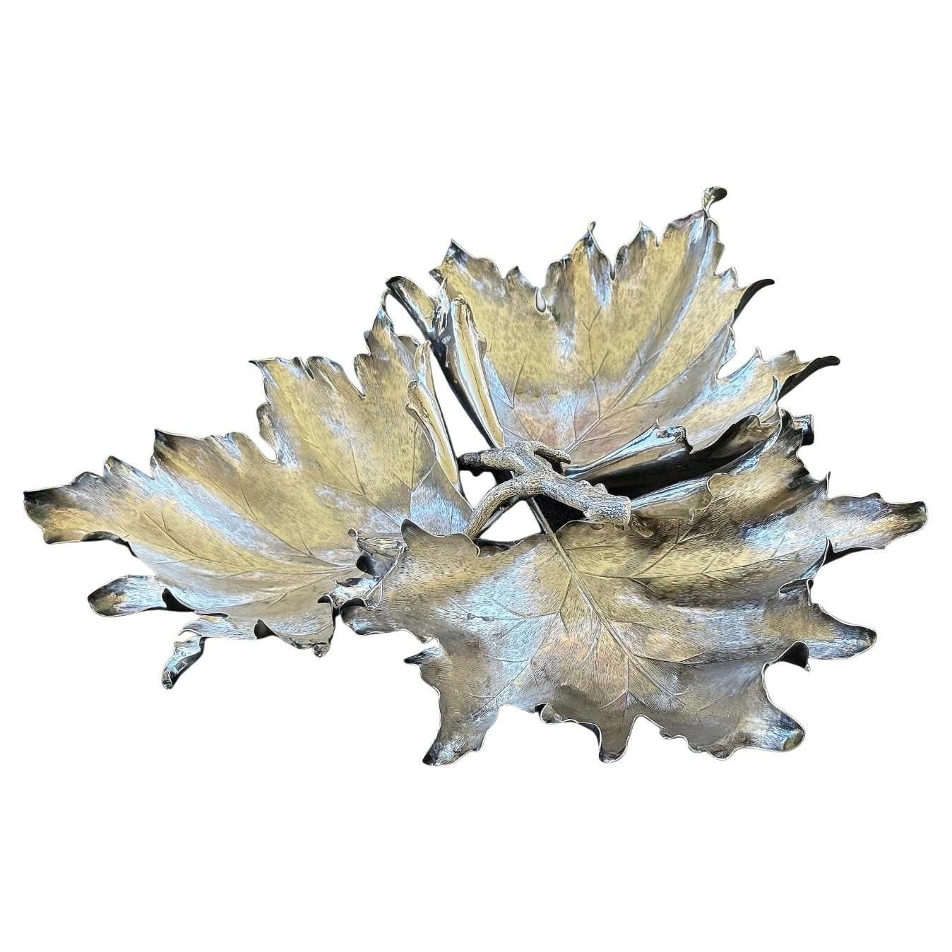 Grande centrotavola a forma di foglia d
acero in argento sterling di Buccellati, Italia XX secolo in vendita