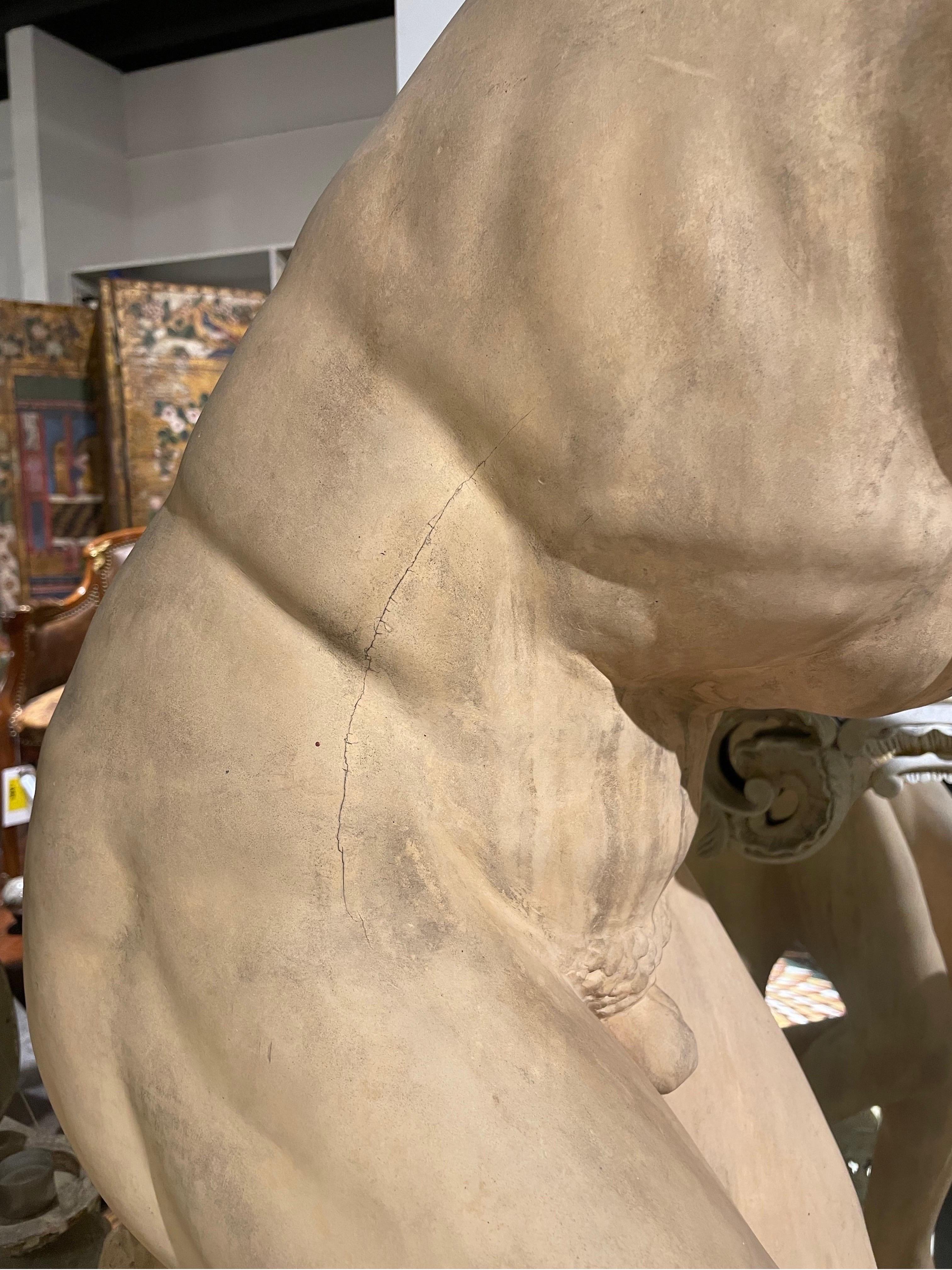 Grande statua di Discobolo in terracotta, XIX secolo in vendita 1