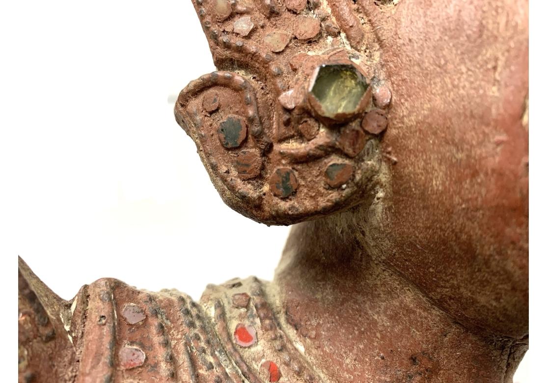 Una grande divinità danzante in legno intagliato tailandese o birmano in vendita 8