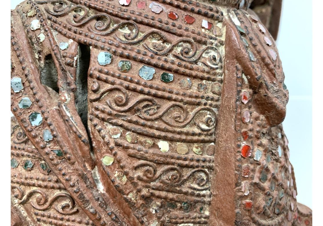 Una grande divinità danzante in legno intagliato tailandese o birmano in vendita 9