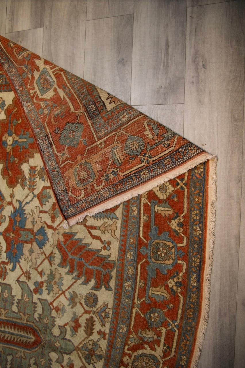 Großer Heriz-Teppich aus dem 19. Jahrhundert für das Esszimmer (Handgewebt) im Angebot